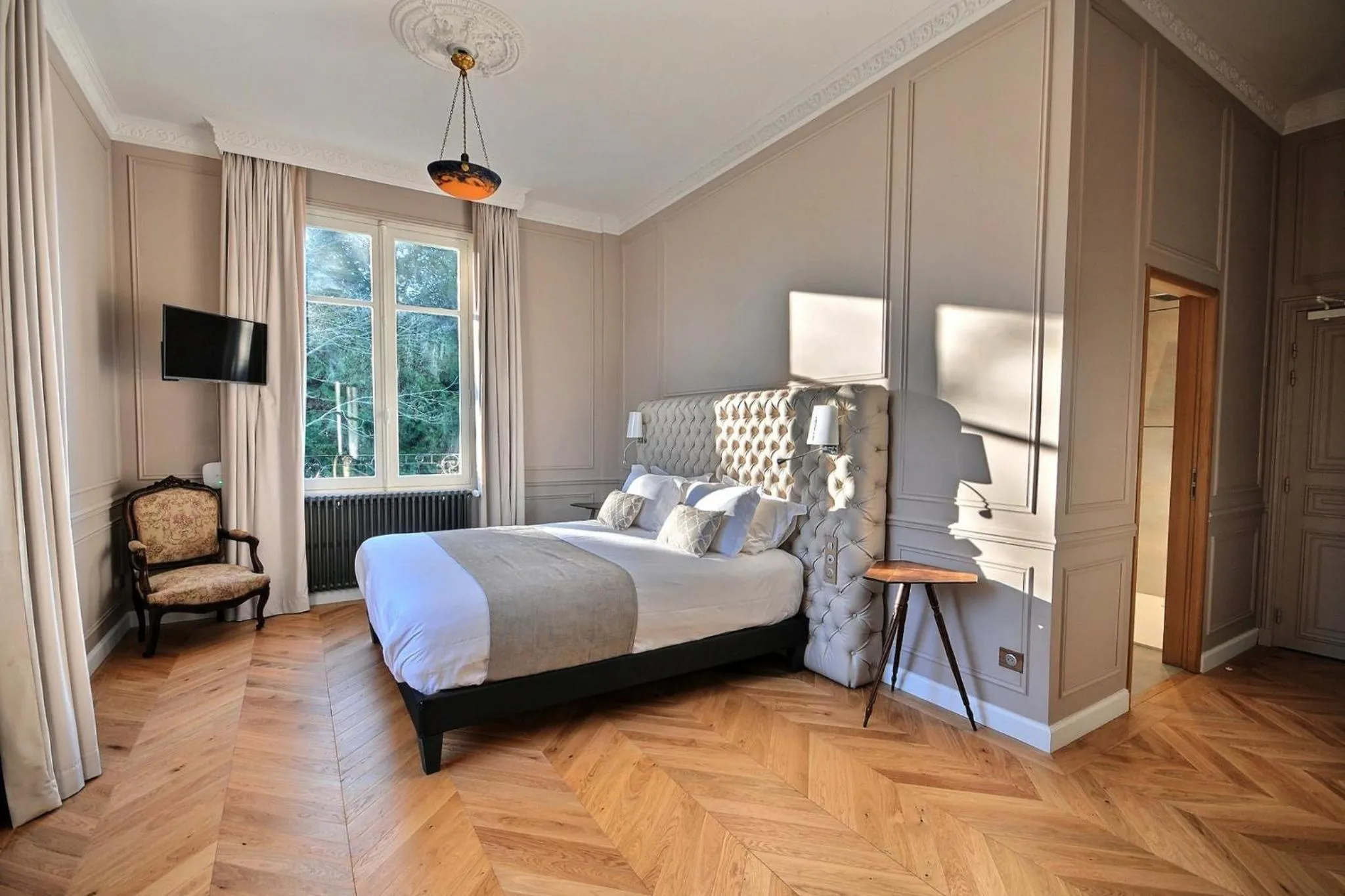 Photo of the whole room, Bed in Château de la Bribourdière