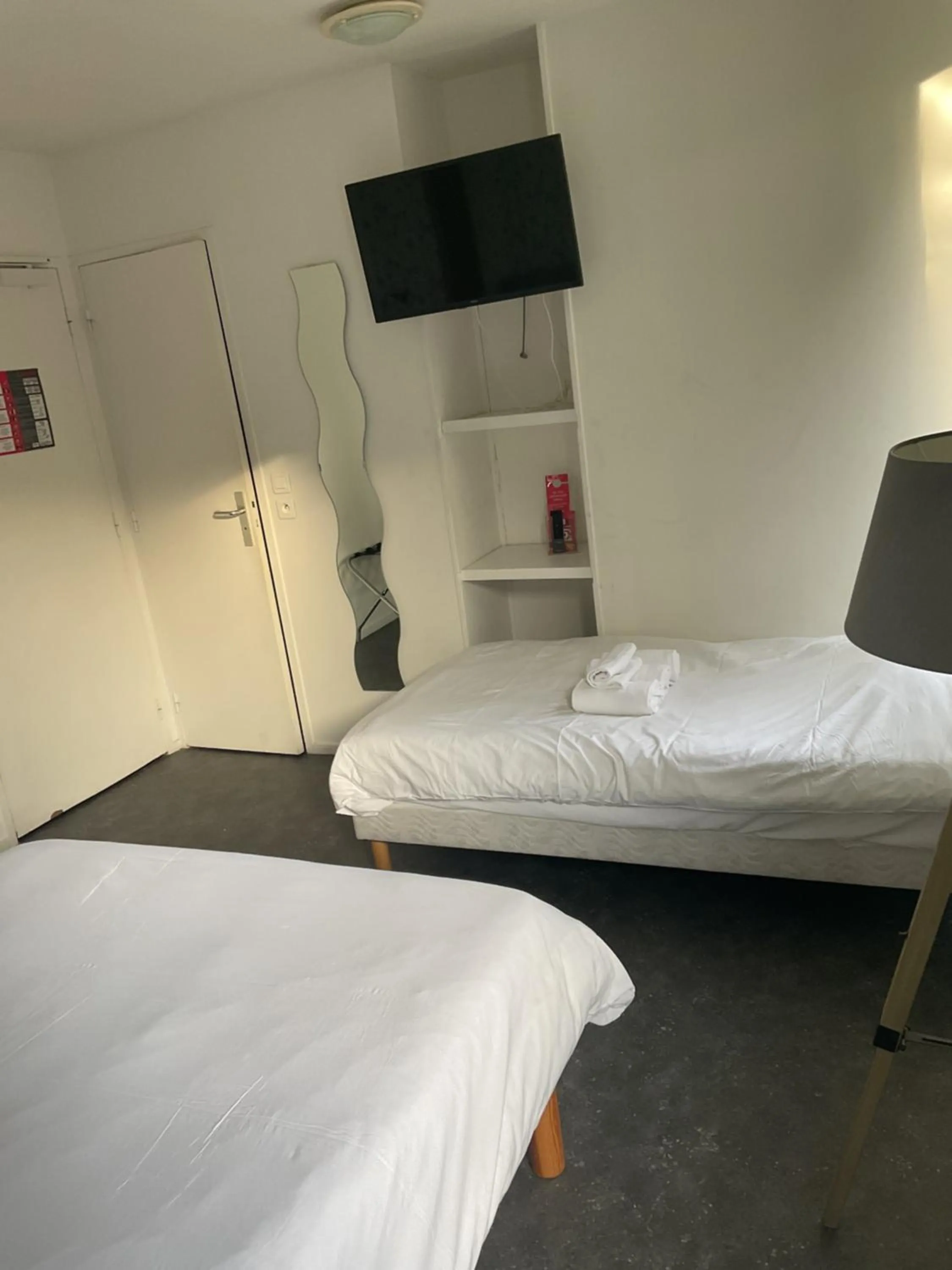 Photo of the whole room, Bed in Fasthotel Chateauroux