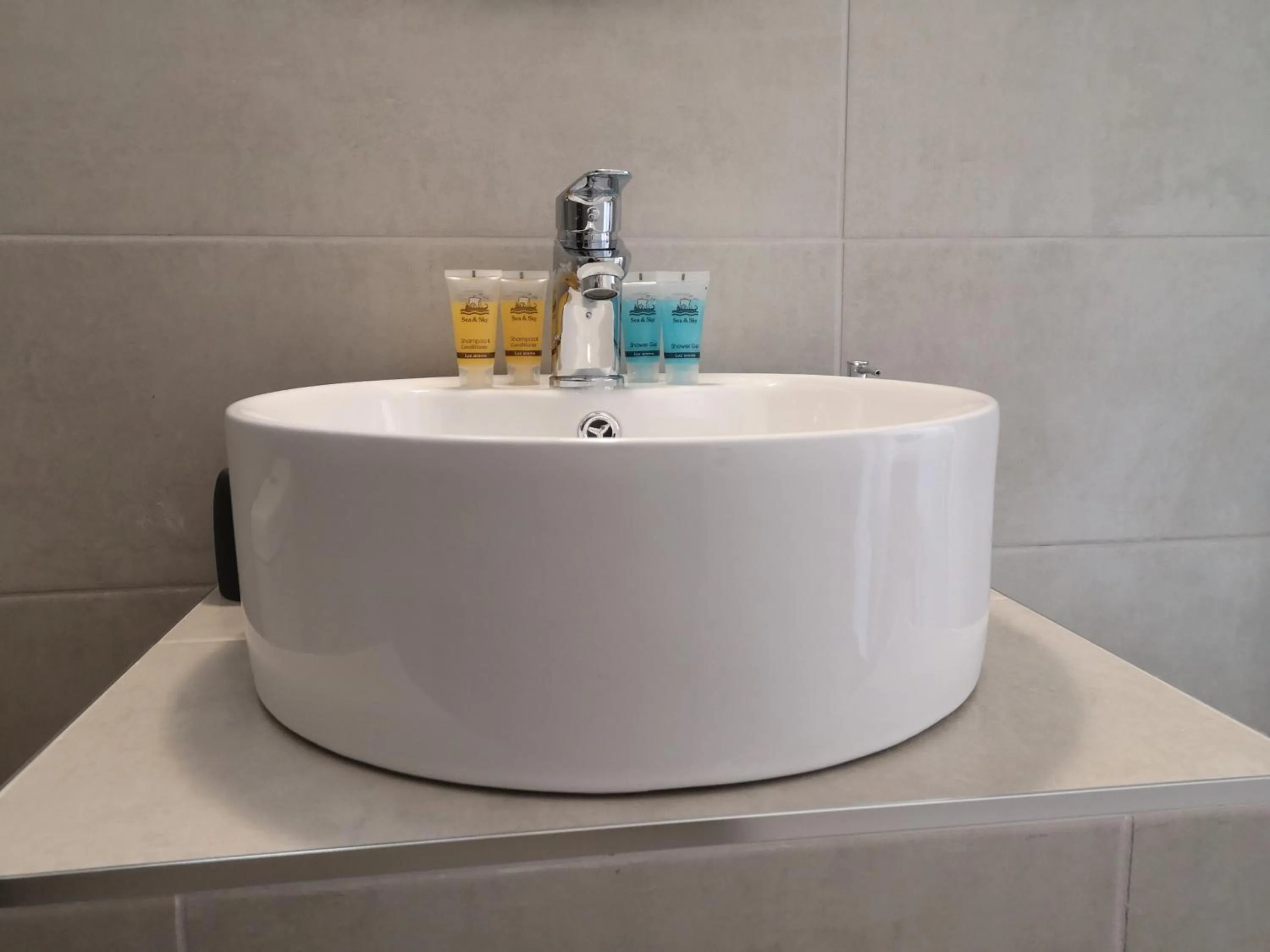 Bathroom in Gina Studios