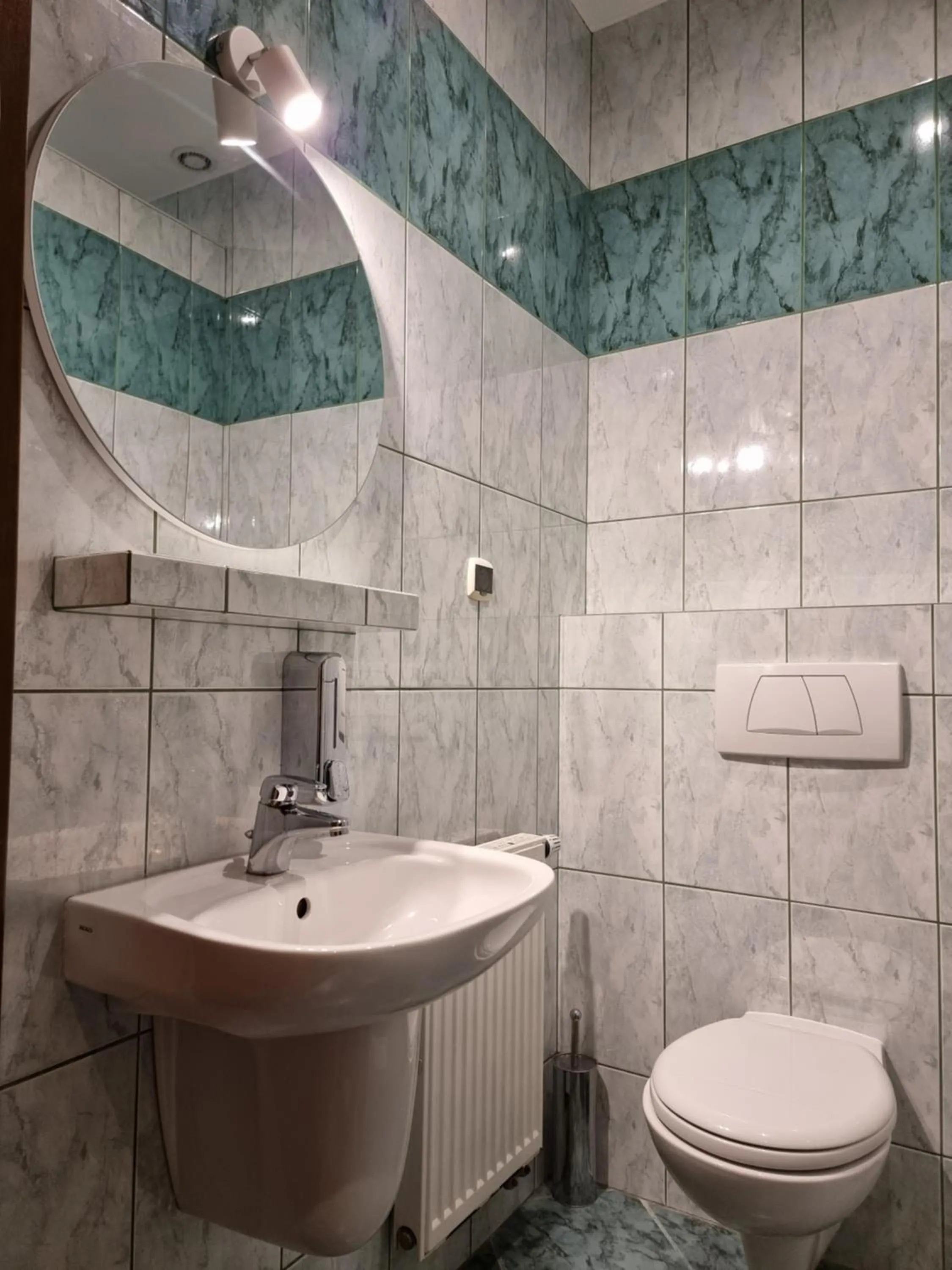 Bathroom in Hotel Jola