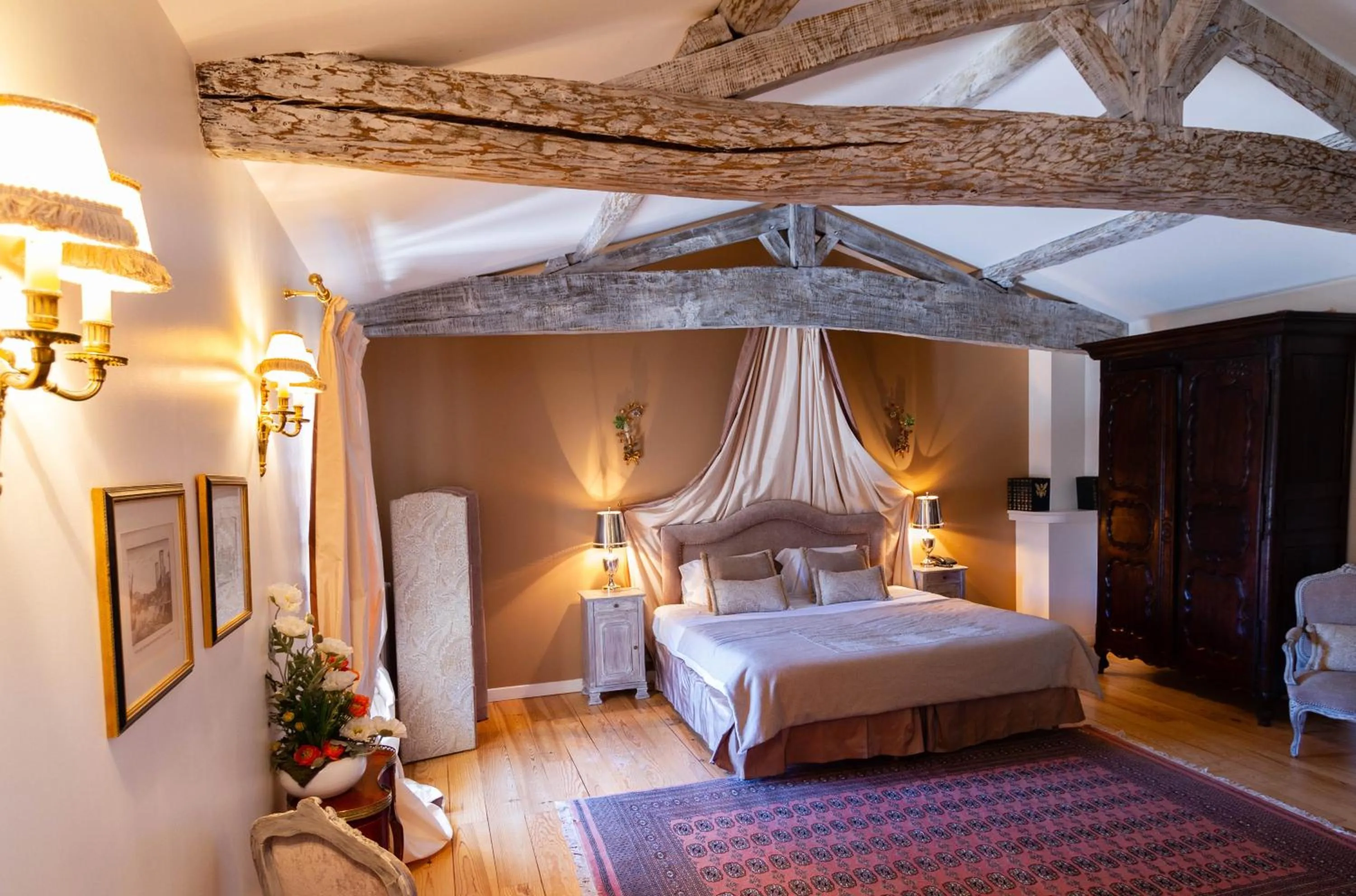 Bed in Chateau de Lantic