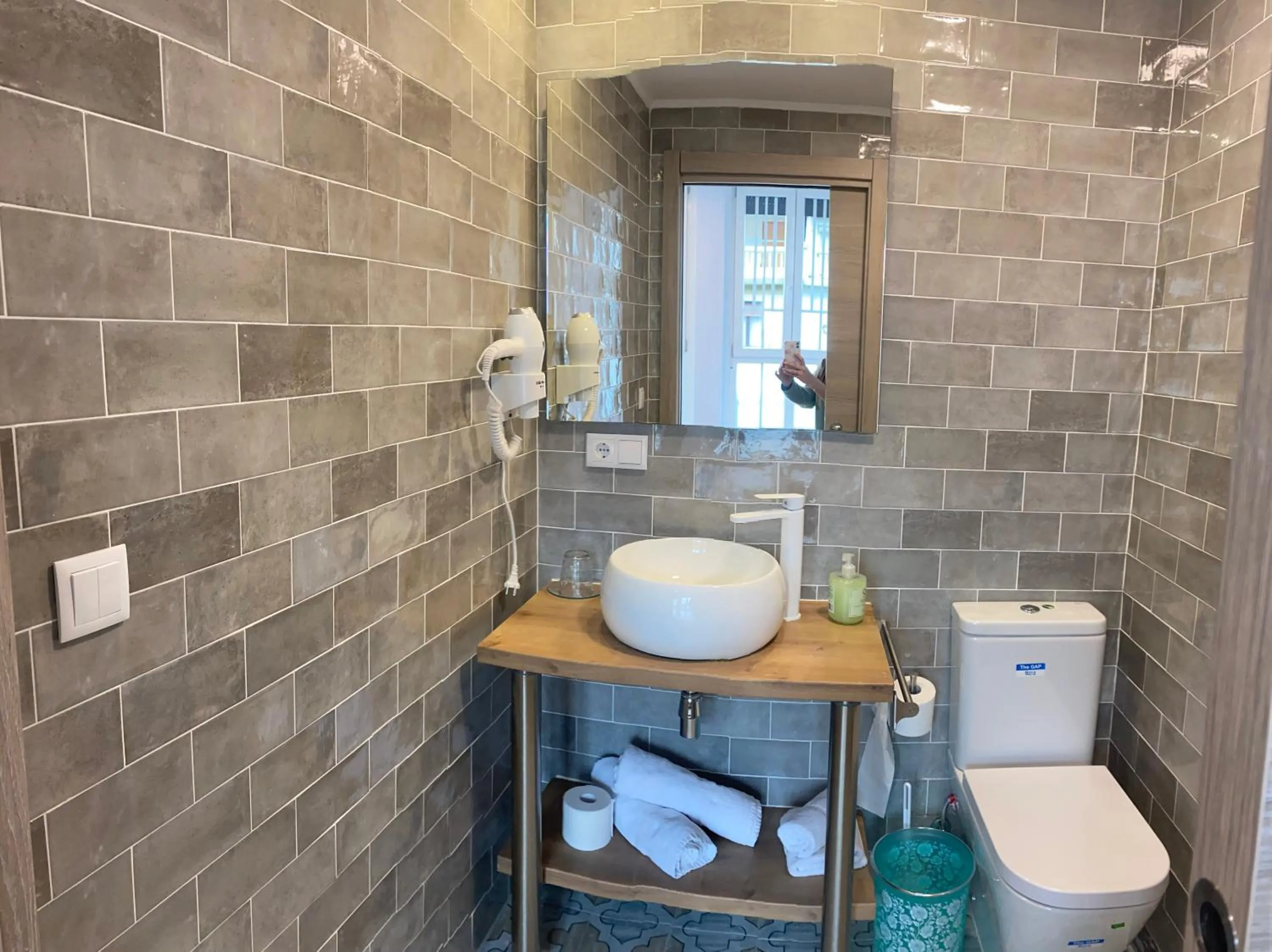 Toilet in Aloha Hostel