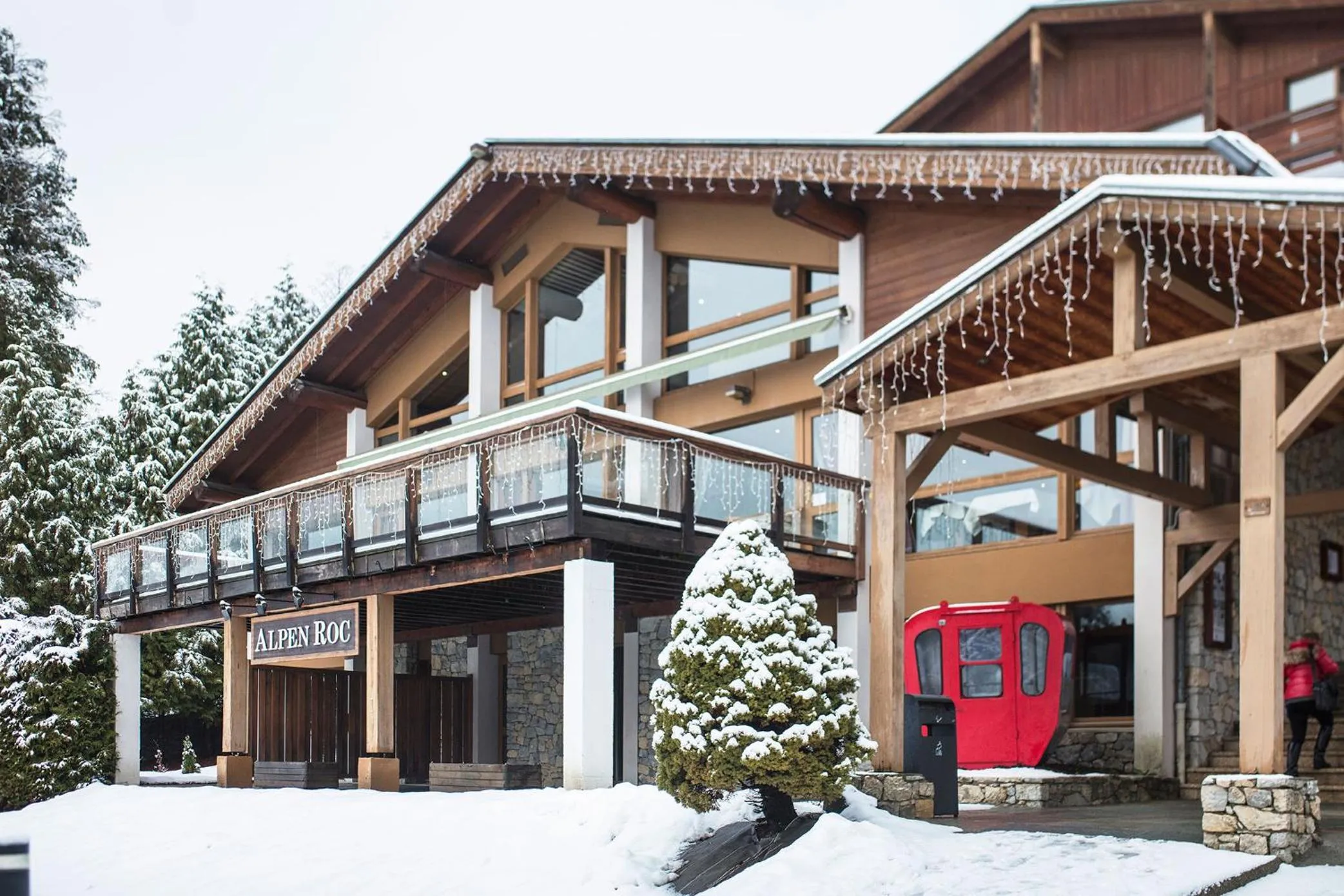 Property building in Hotel Alpen Roc