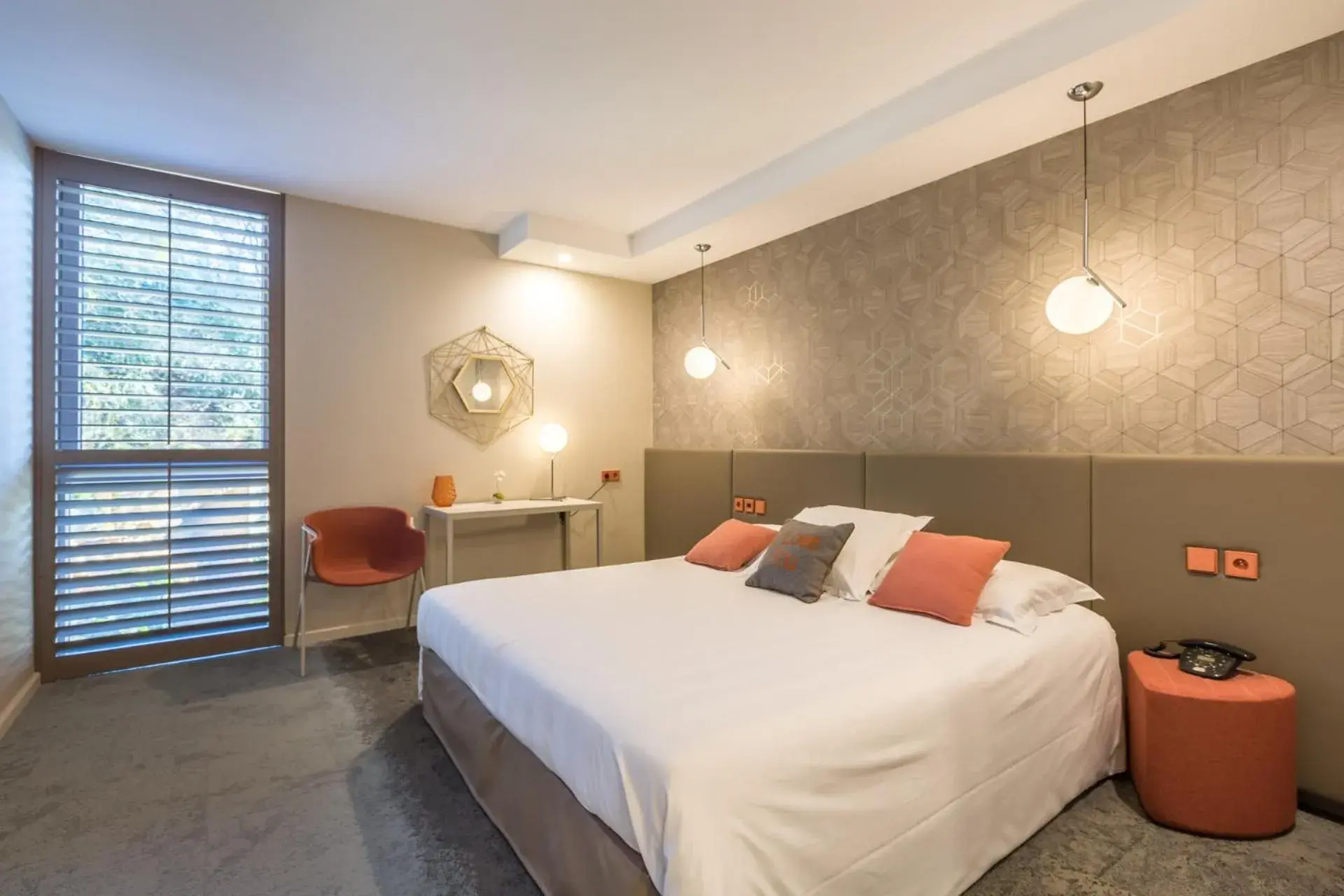 Deluxe Single Room - single occupancy in Hôtel Restaurant du Château de la Tour Deluxe Single Room - single occupancy in Hôtel Restaurant du Château de la Tour