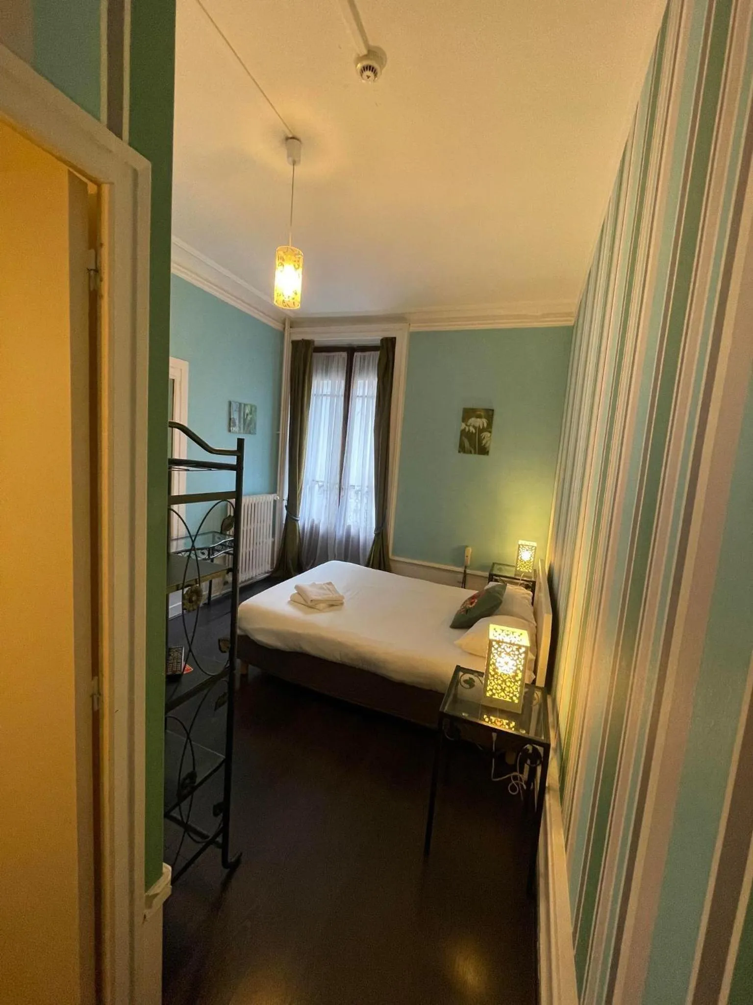 Bed in Authentic by Balladins, Hôtel Le Carré d'Aix