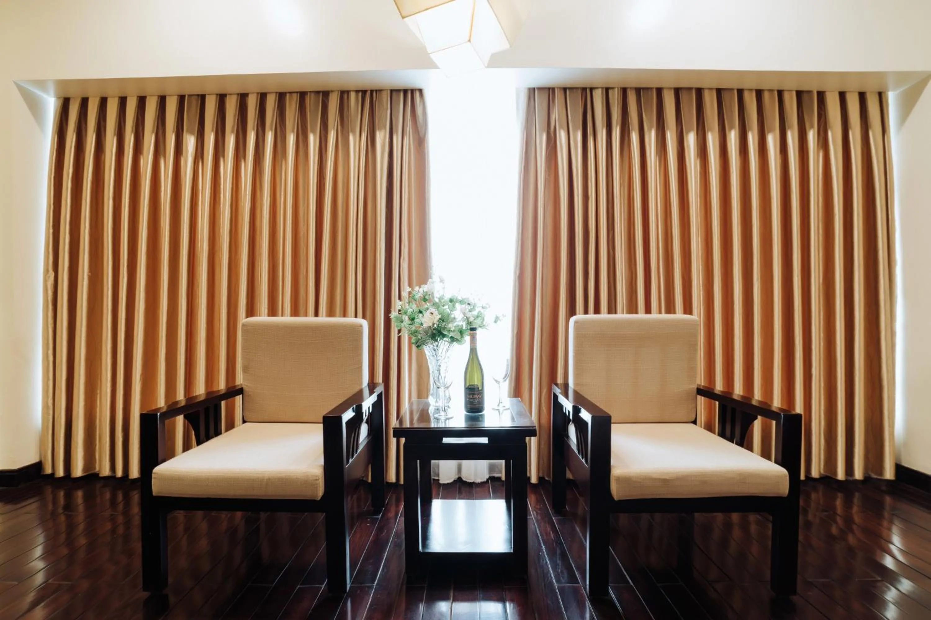 Seating area in White Palace Thai Binh Hotel