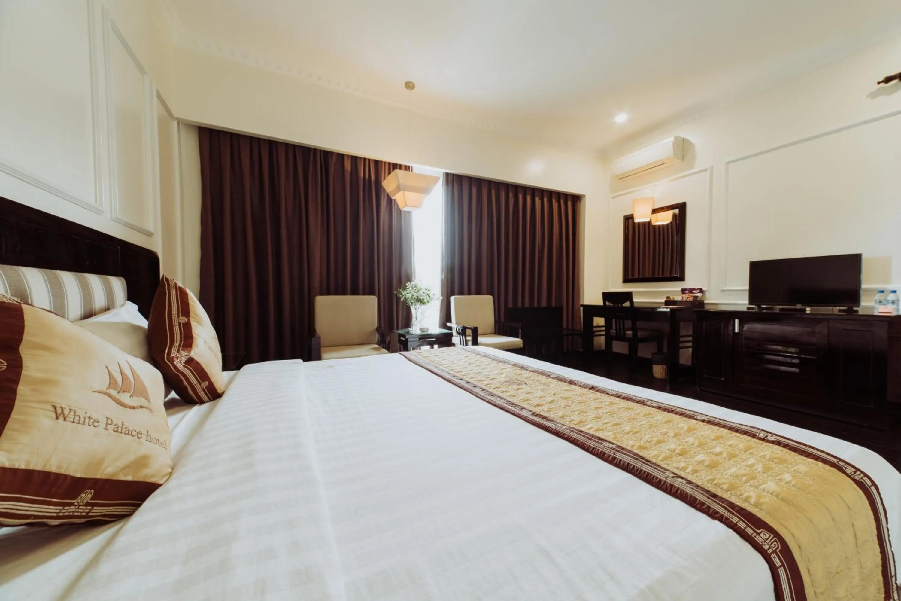 Bedroom, Bed in White Palace Thai Binh Hotel