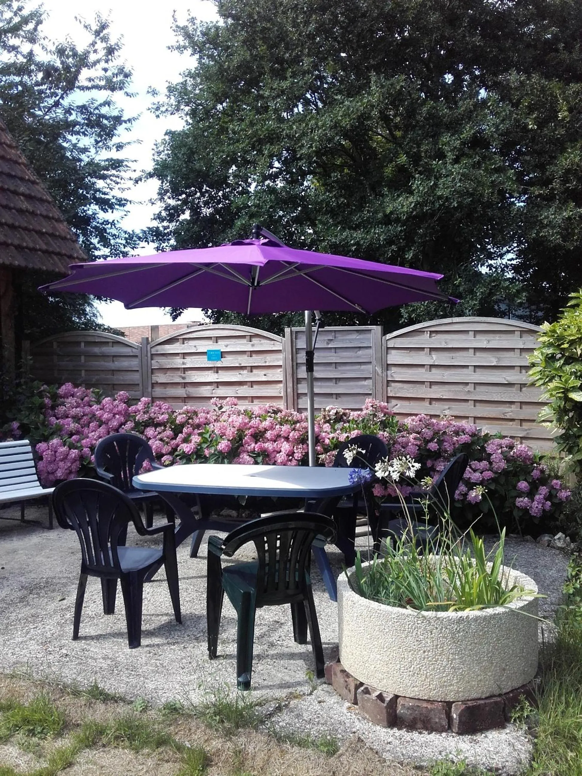 Patio in Chambres d'hôtes Manoir du Buquet