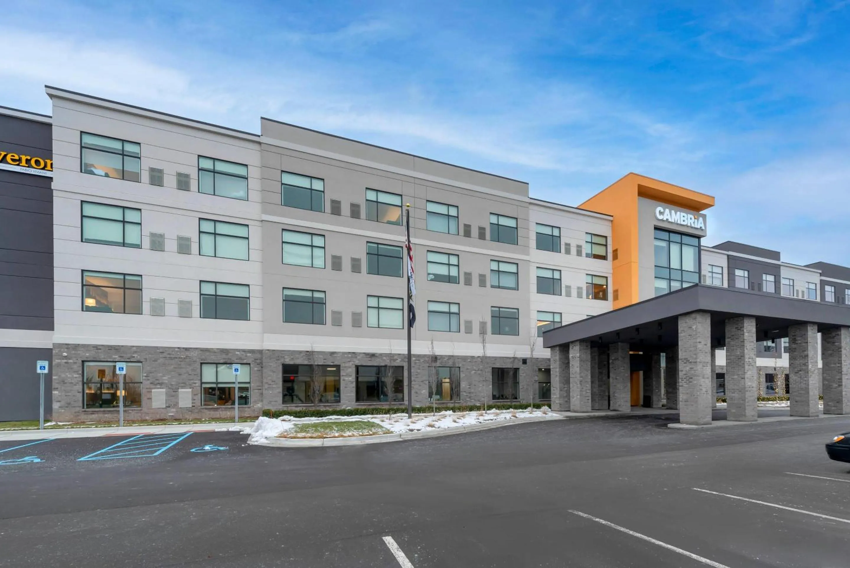 Property building in Cambria Hotel Shelby Township - Detroit Utica