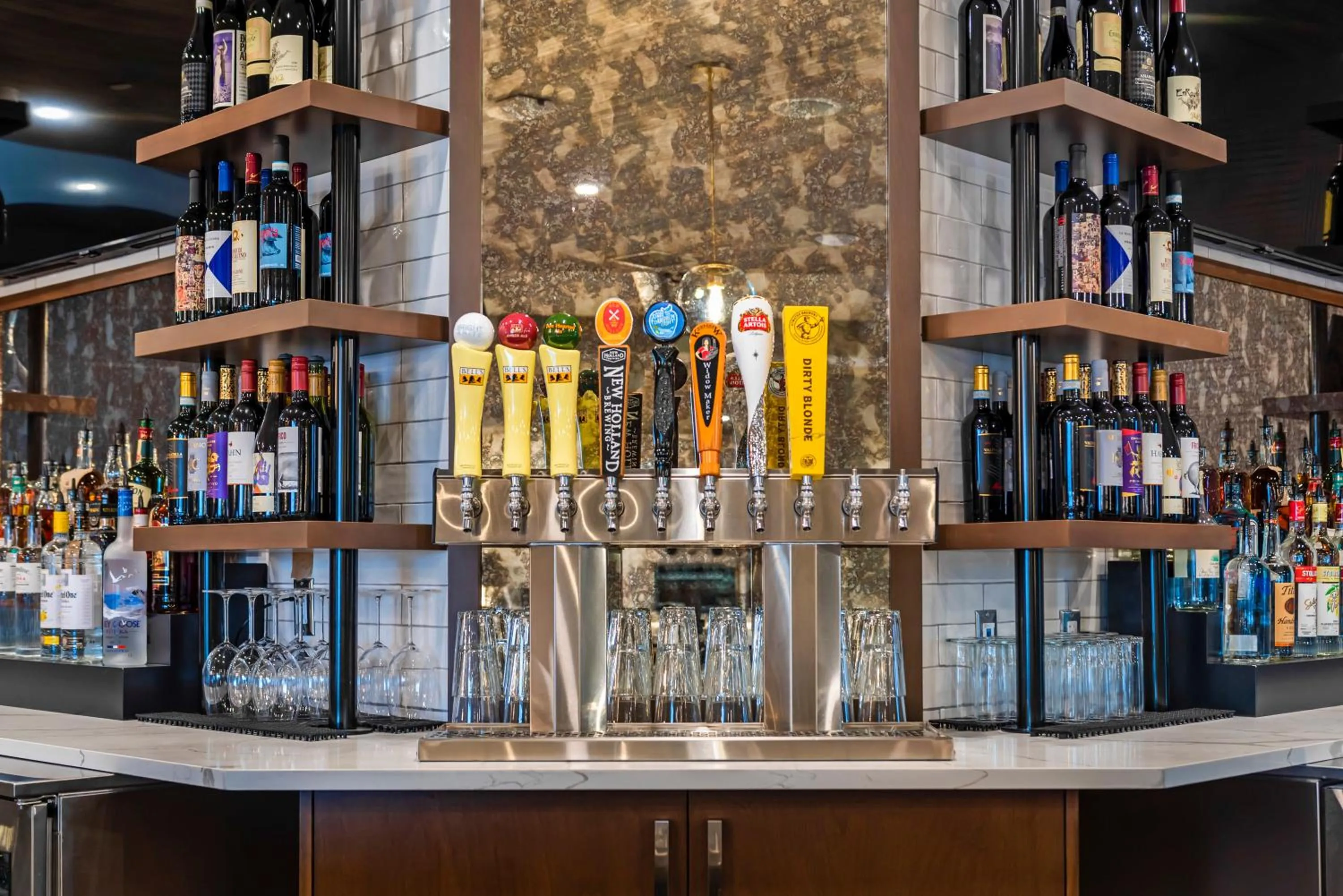 Lounge or bar in Cambria Hotel Shelby Township - Detroit Utica