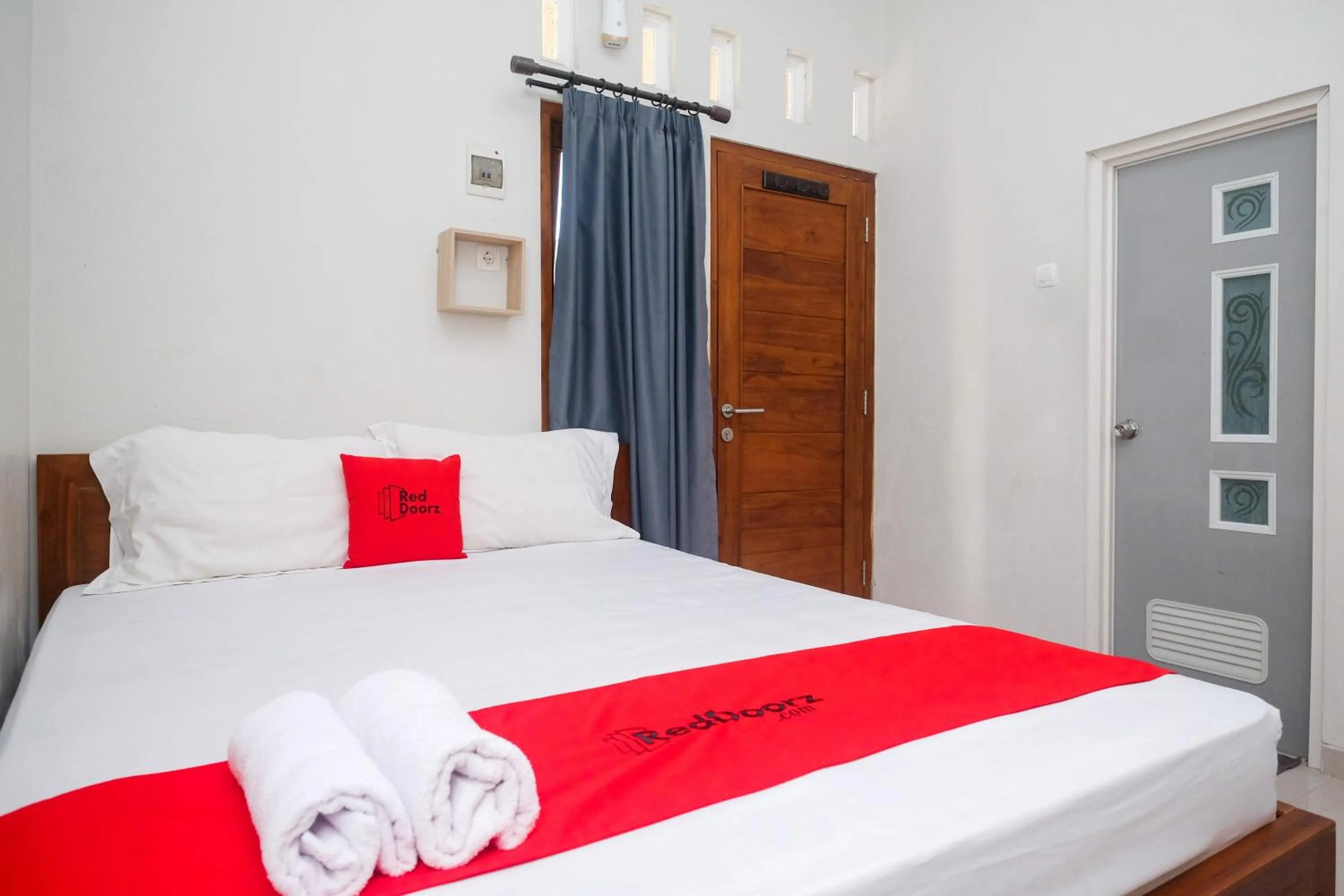 Bed in RedDoorz Syariah near Pascasarjana UGM 3