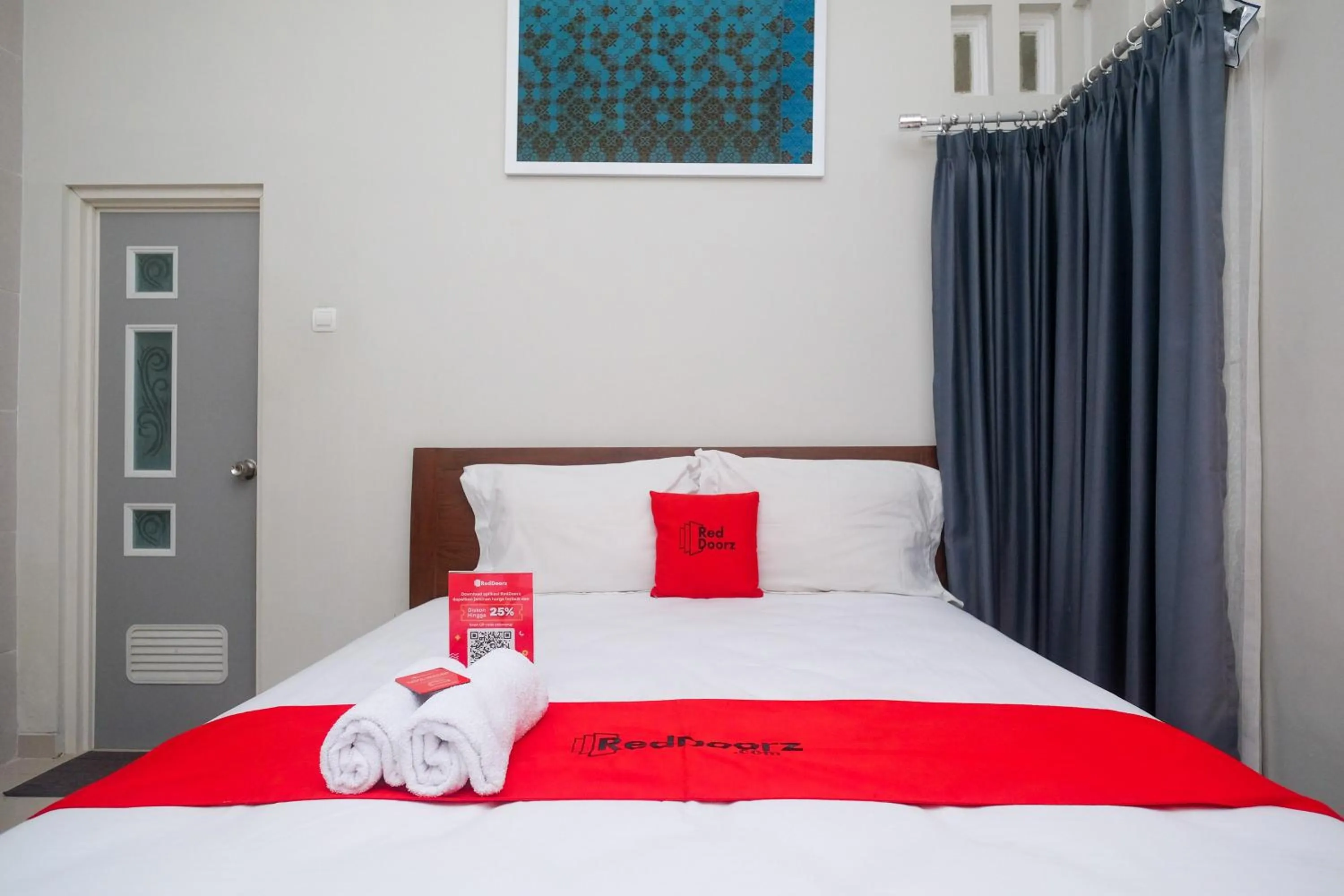 Bed in RedDoorz Syariah near Pascasarjana UGM 3