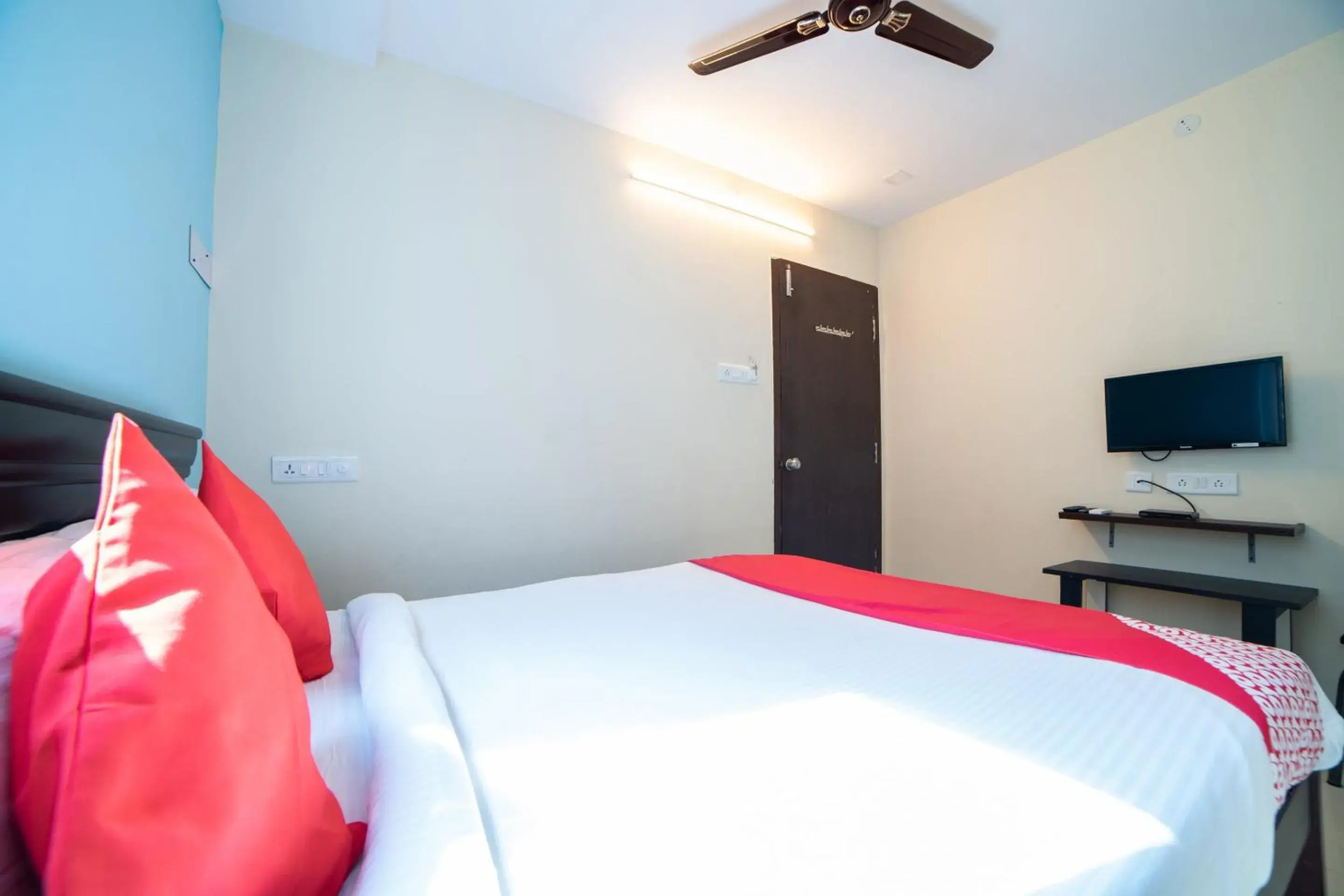 Deluxe Triple Room - single occupancy in Super Hotel O White Ridge Deluxe Triple Room - single occupancy in Super Hotel O White Ridge