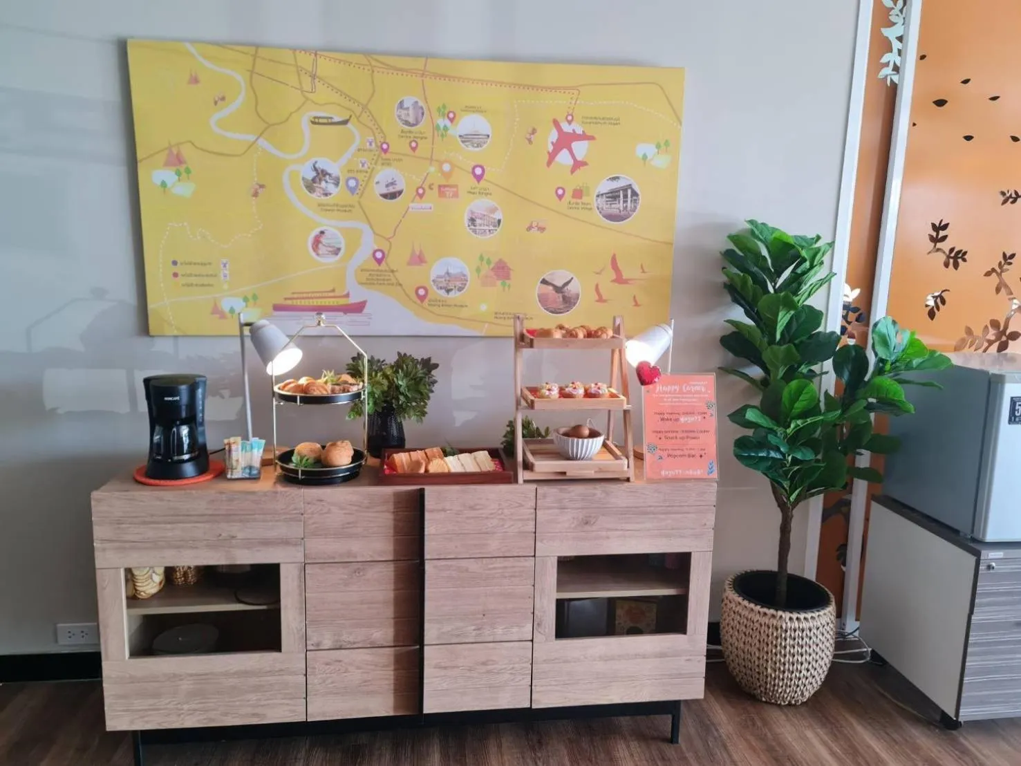 Food and drinks in Fullroom 77 Srinakarin