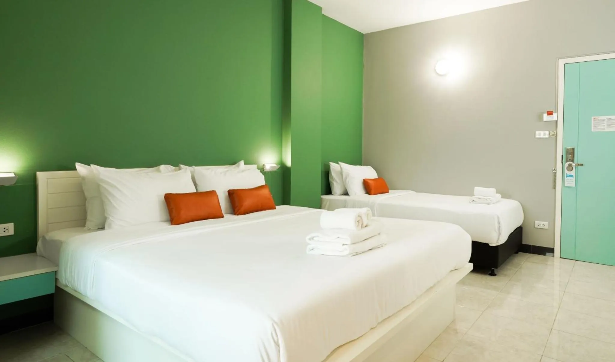 Bed in Fullroom 77 Srinakarin