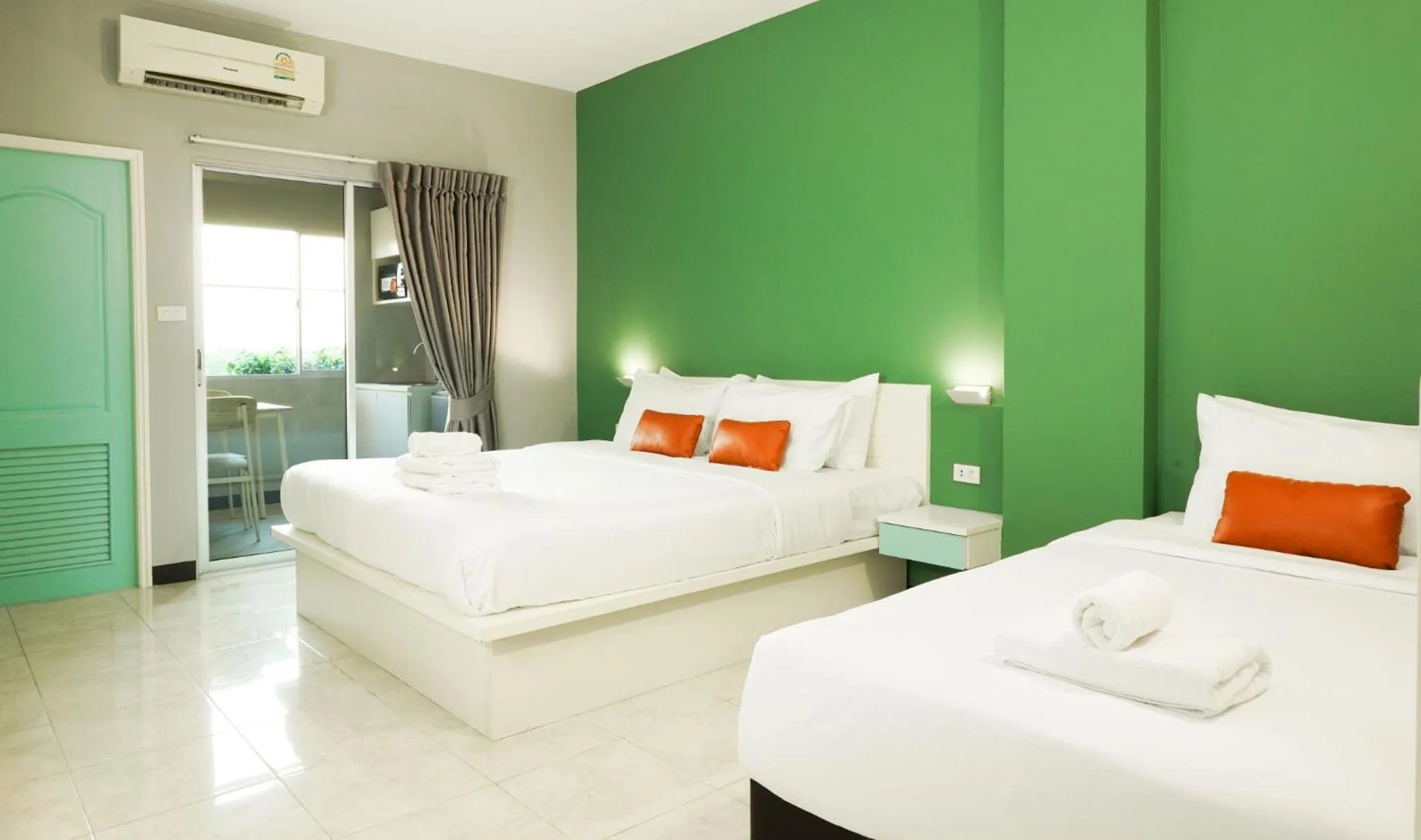 Bed in Fullroom 77 Srinakarin