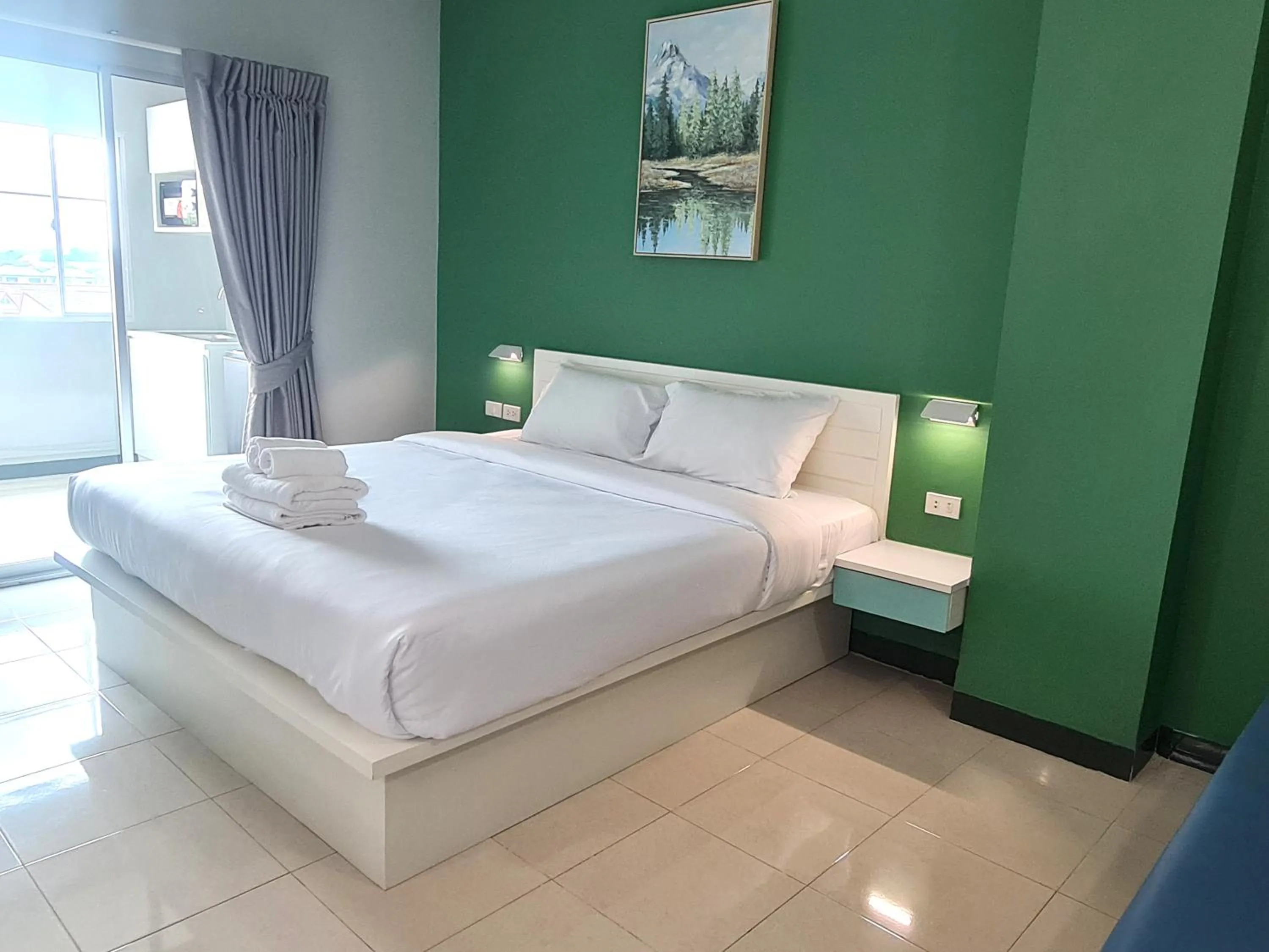 Bed in Fullroom 77 Srinakarin