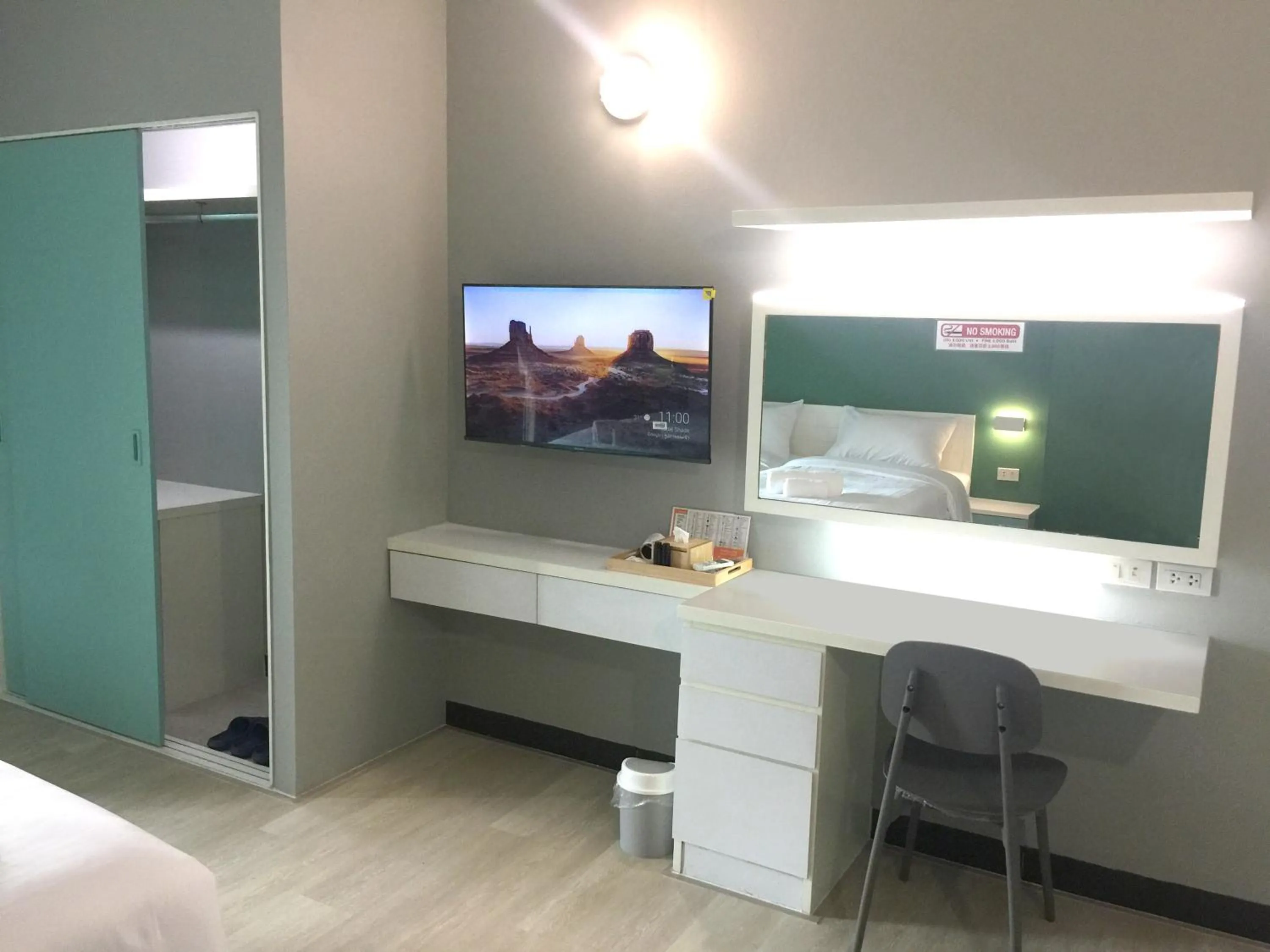 TV and multimedia in Fullroom 77 Srinakarin