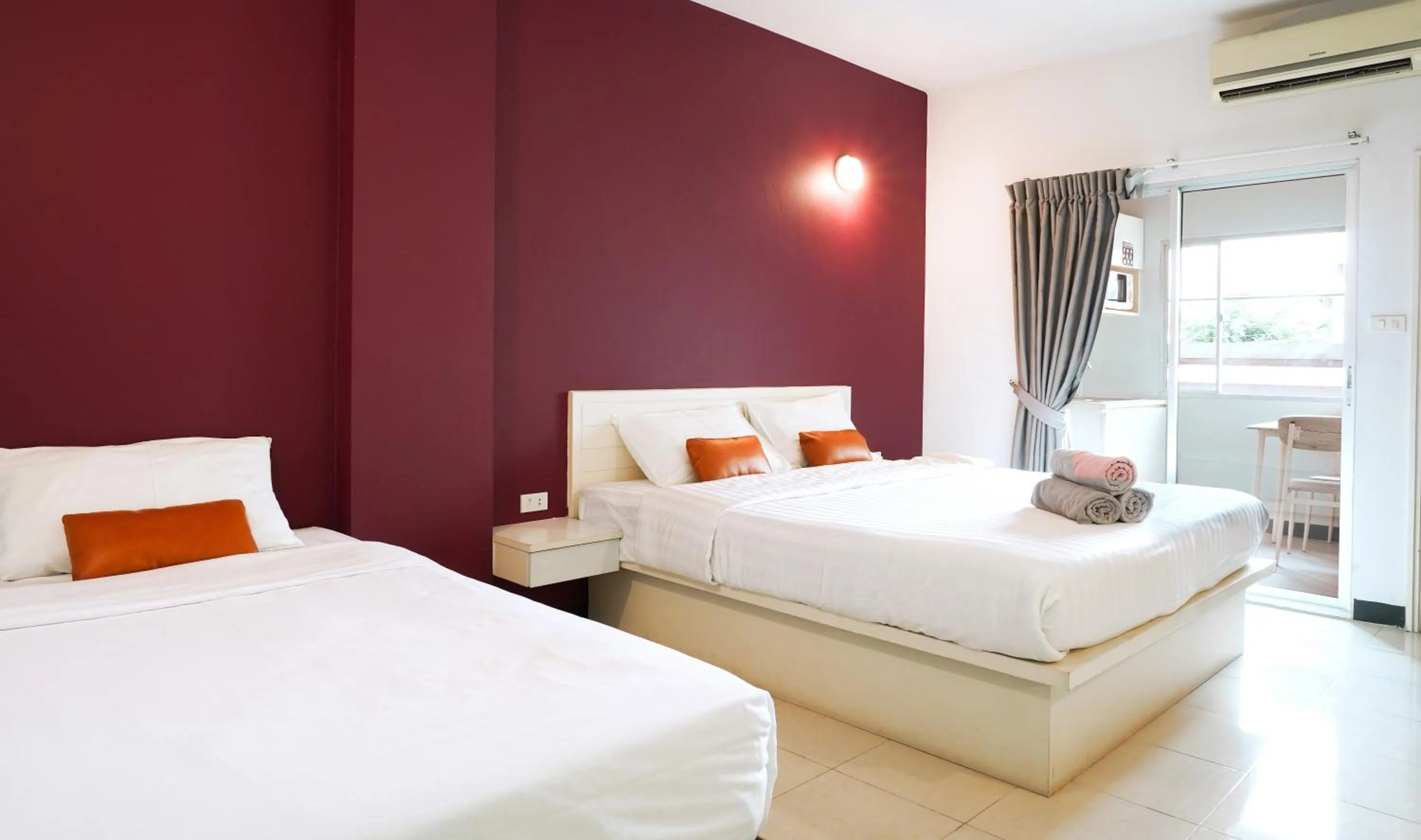 Bed in Fullroom 77 Srinakarin