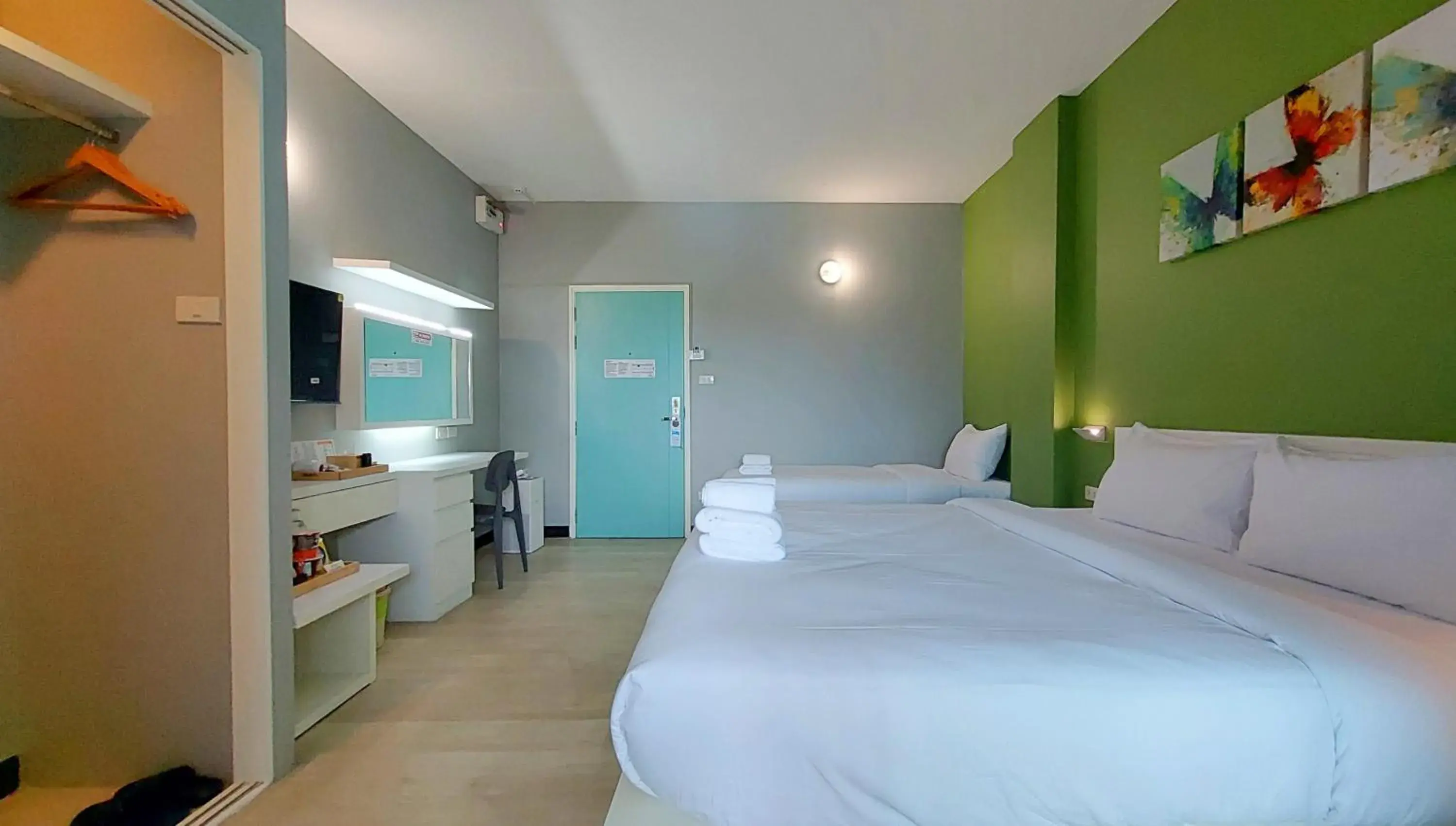 Comfort Triple Room in Fullroom 77 Srinakarin Comfort Triple Room in Fullroom 77 Srinakarin