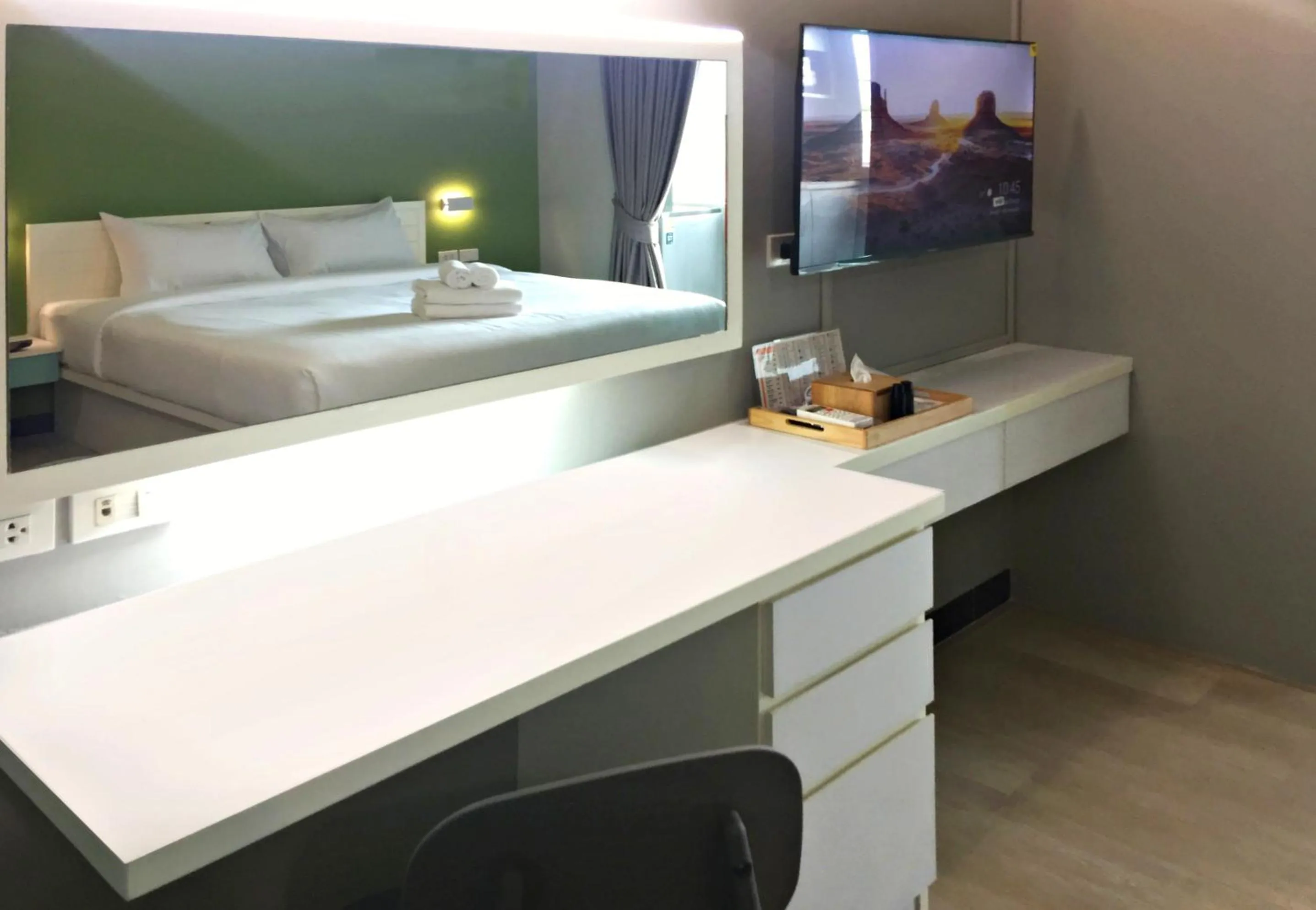 Bedroom, Bed in Fullroom 77 Srinakarin