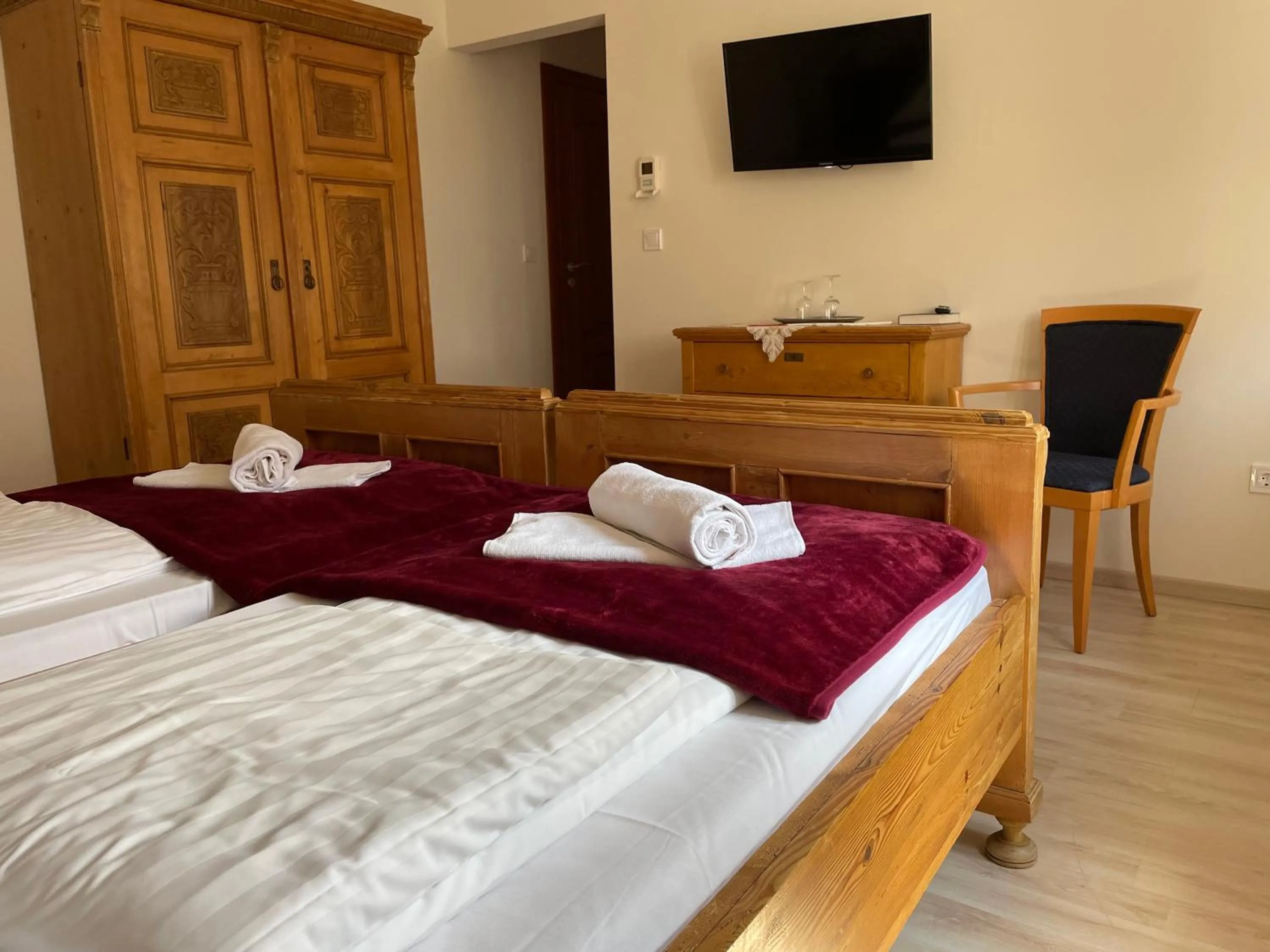 Bedroom, Bed in Mayer Pince Panzió