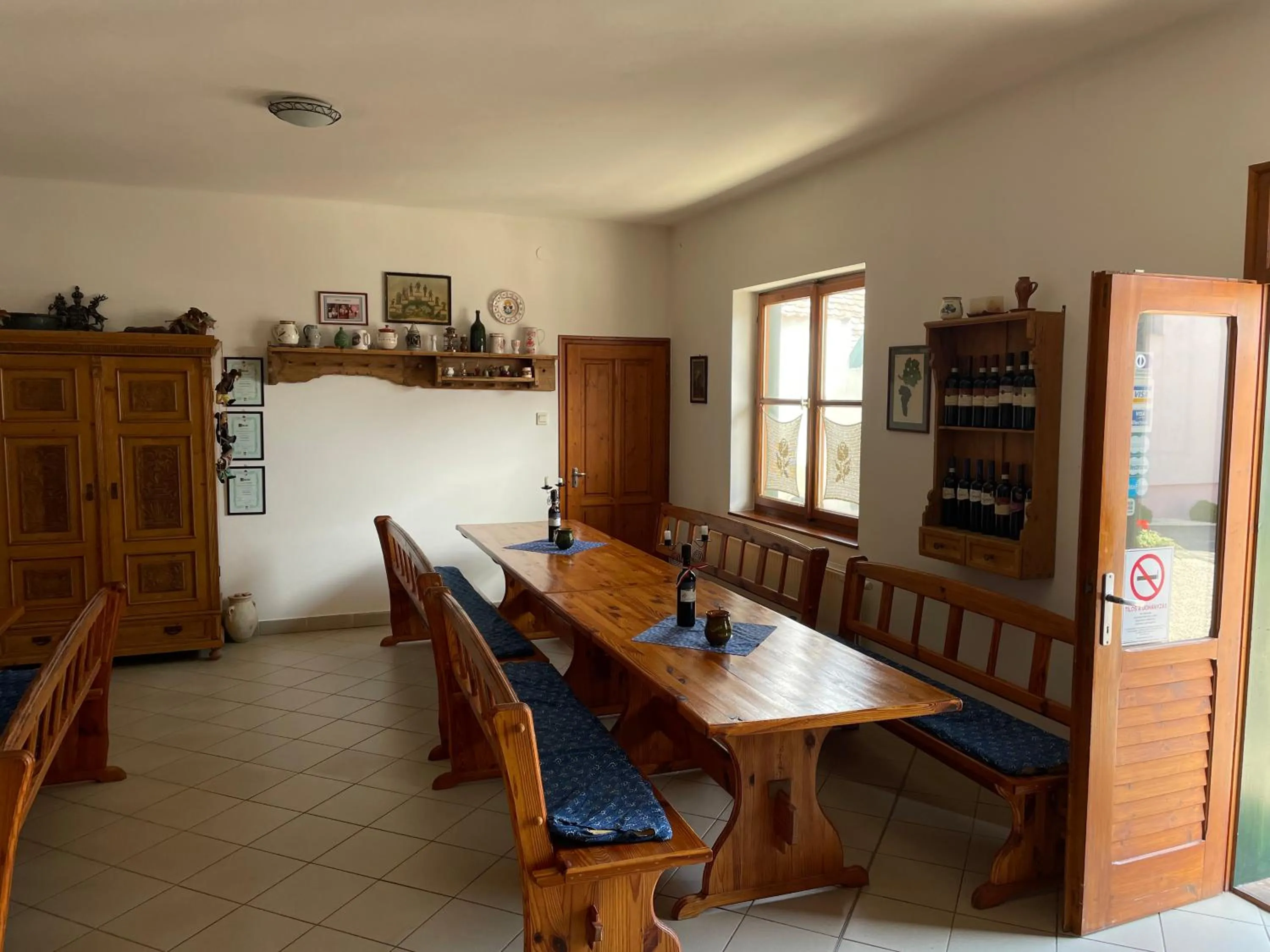 Restaurant/places to eat in Mayer Pince Panzió