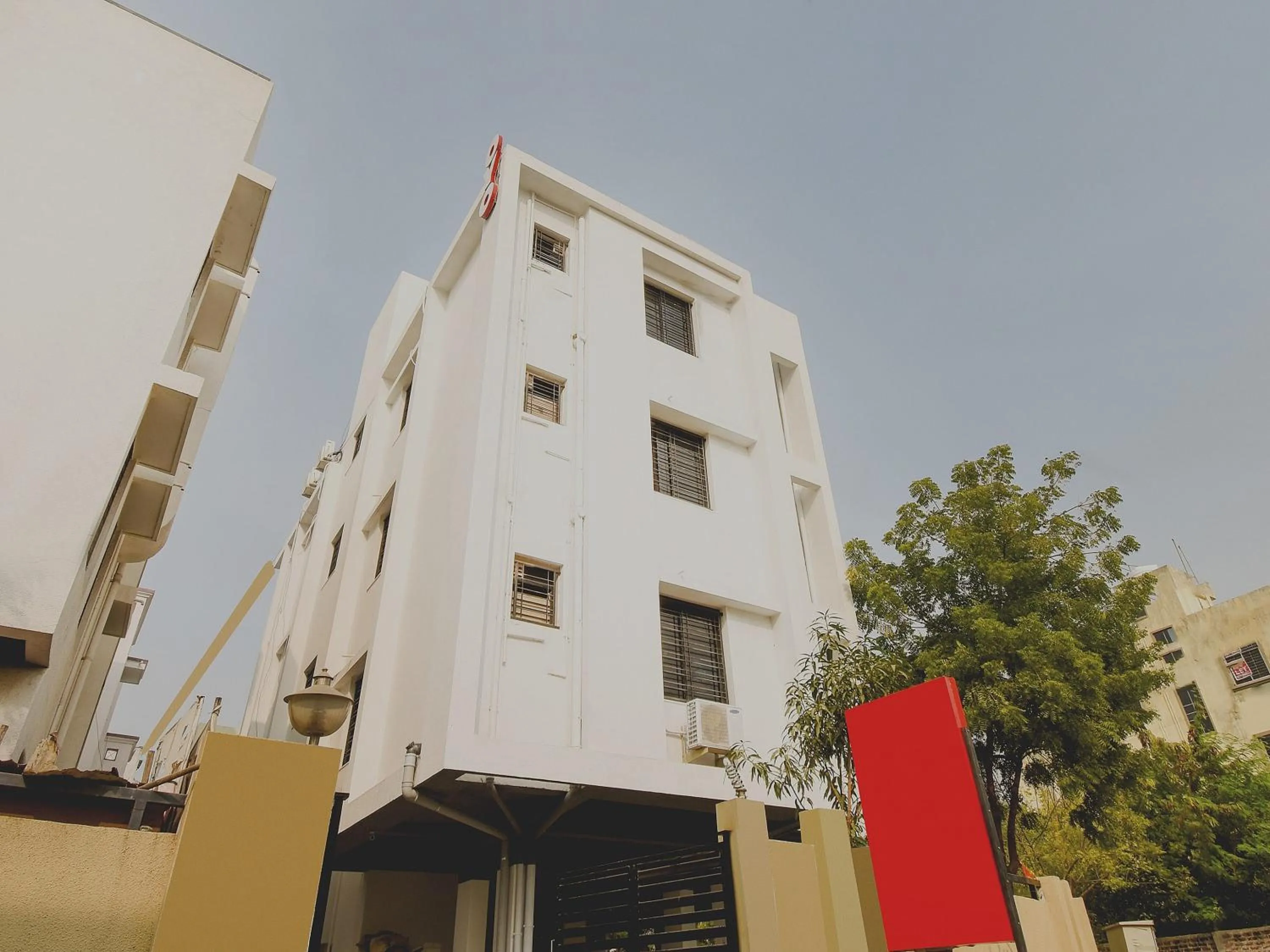 Facade/entrance in Collection O White House Regency