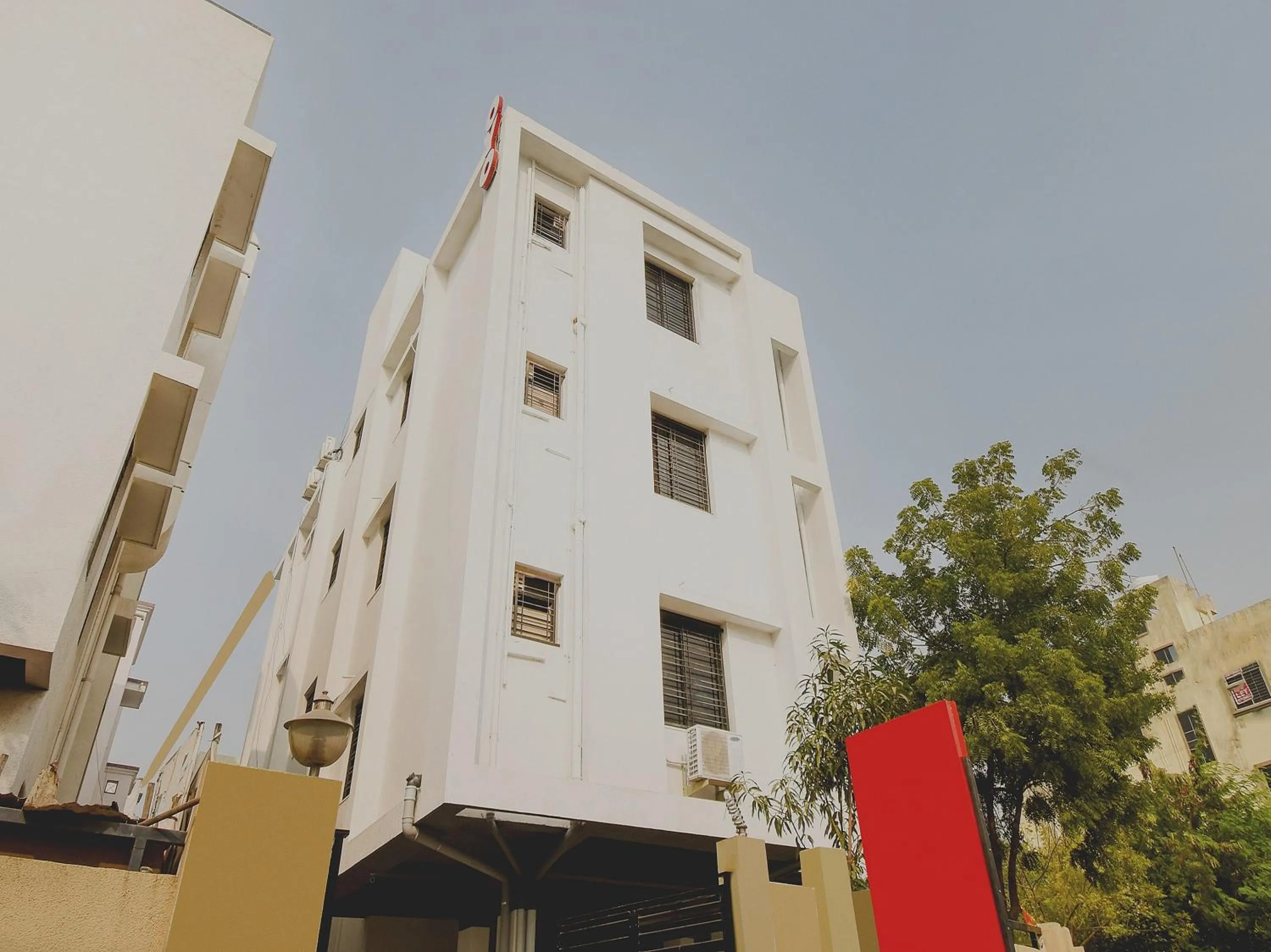 Facade/entrance in Collection O White House Regency