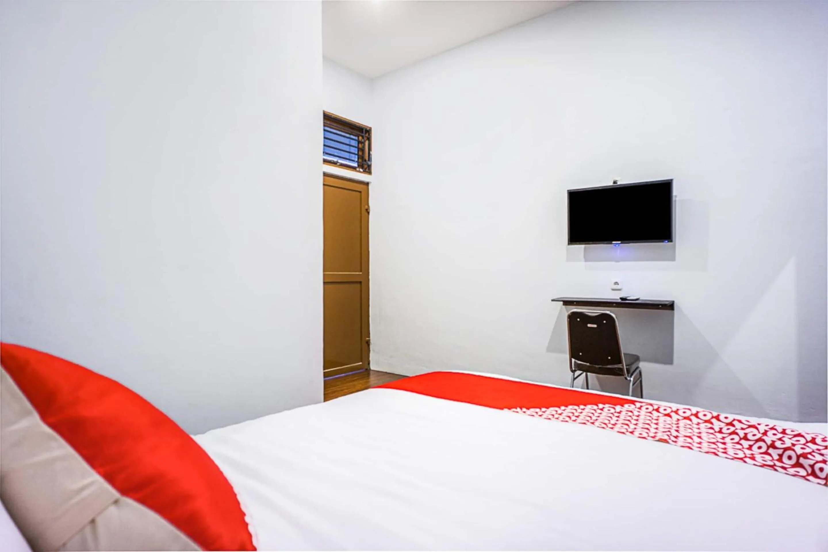 Bedroom, Bed in Hotel O Citra Anggrek