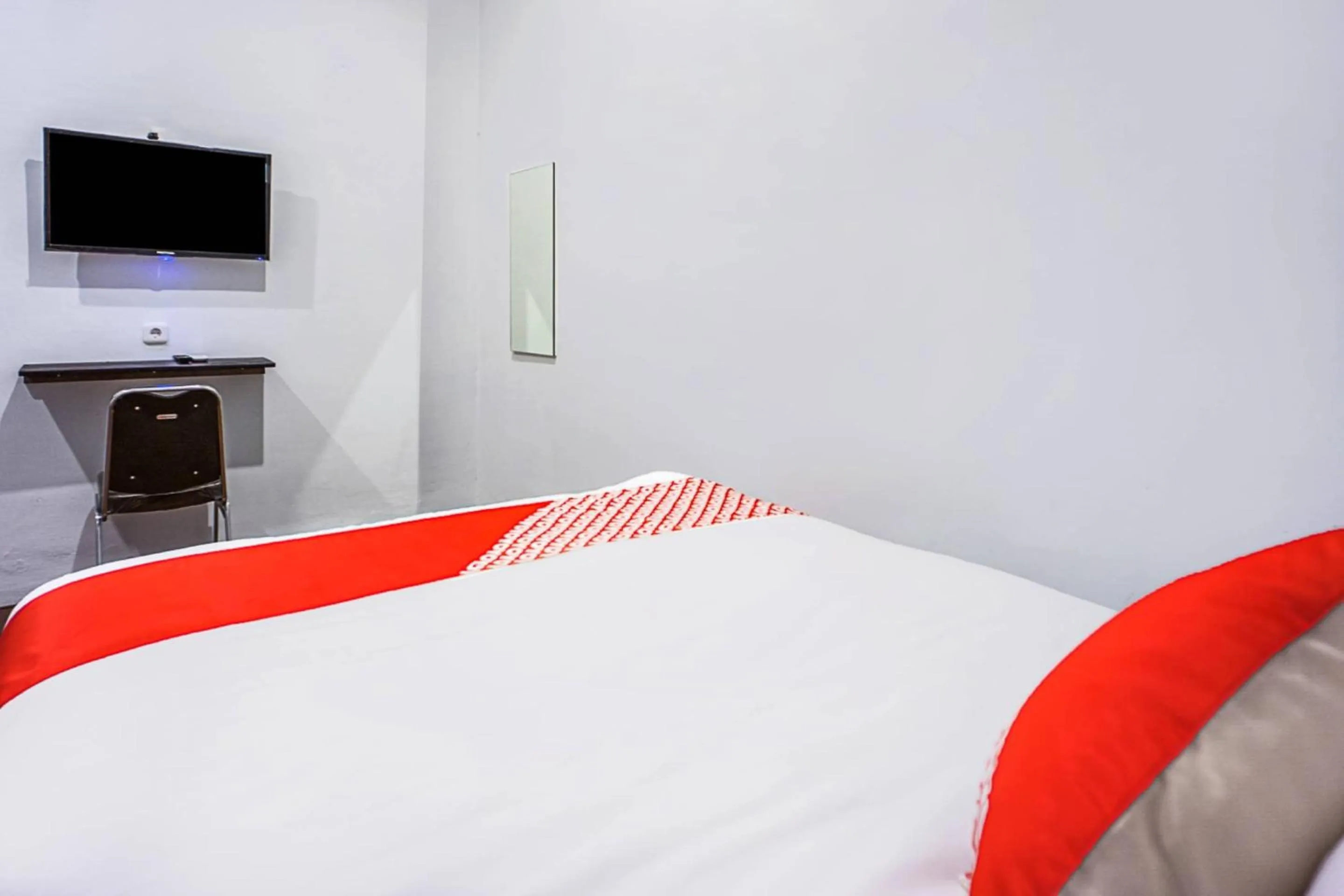 Bedroom, Bed in Hotel O Citra Anggrek