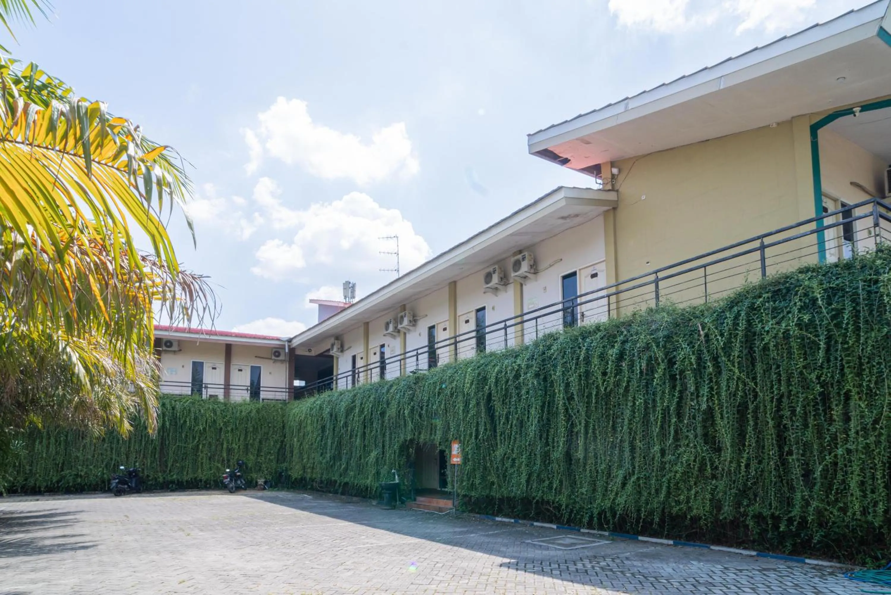 Property building in RedDoorz Plus Syariah At Lotus Hotel Bojonegoro