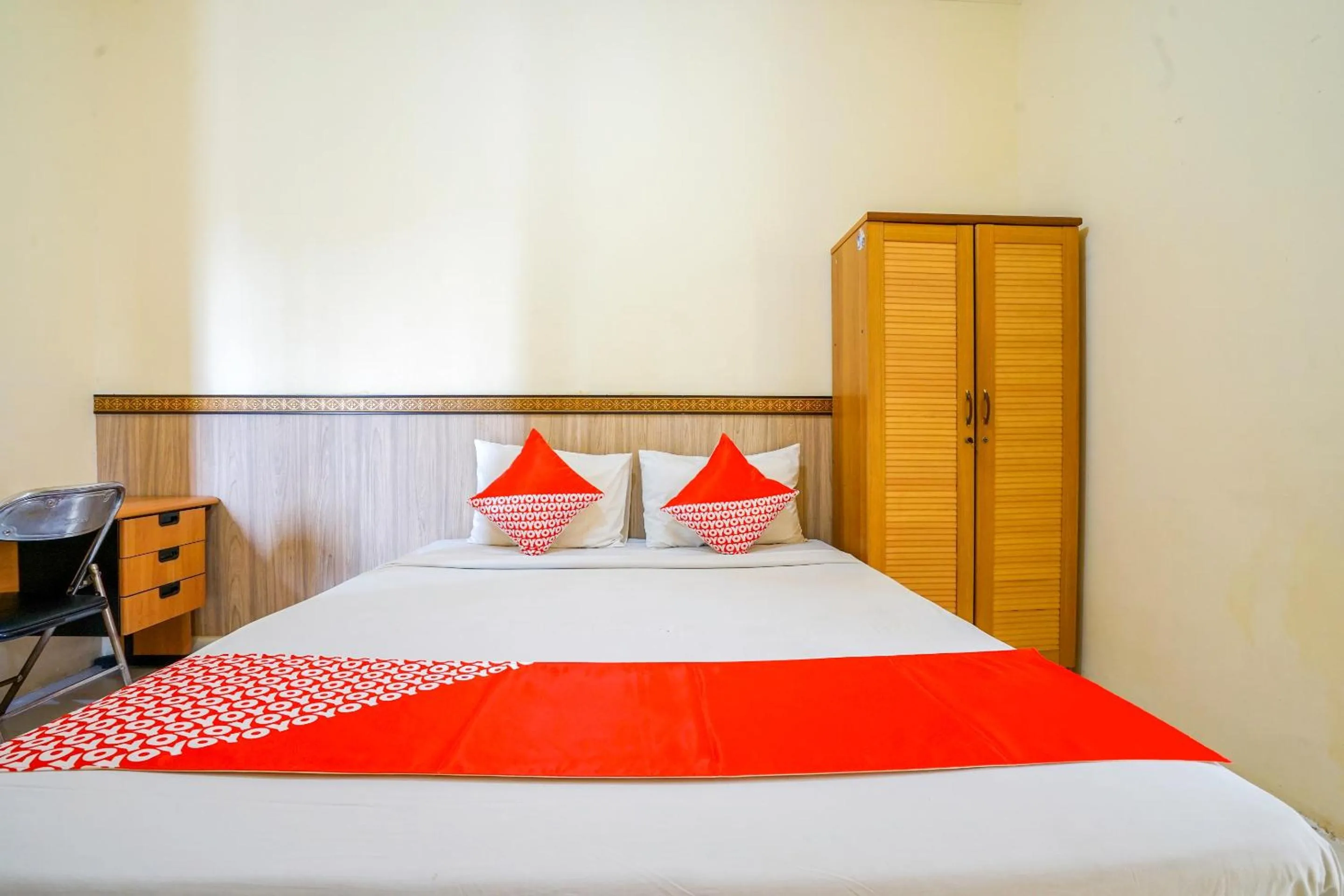 Bedroom, Bed in OYO Life 2502 Syariah Triantama Kost