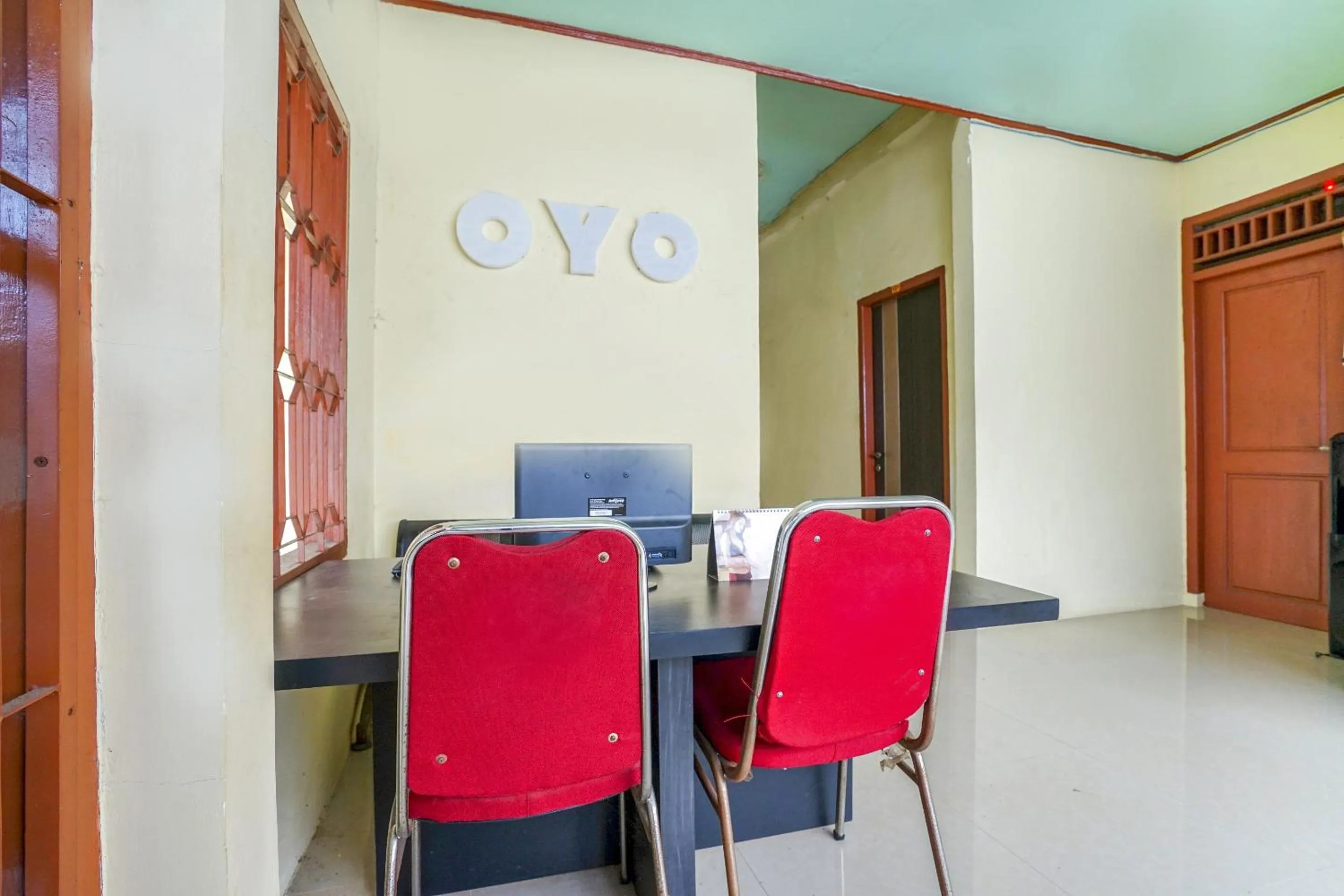 Lobby or reception in OYO Life 2502 Syariah Triantama Kost