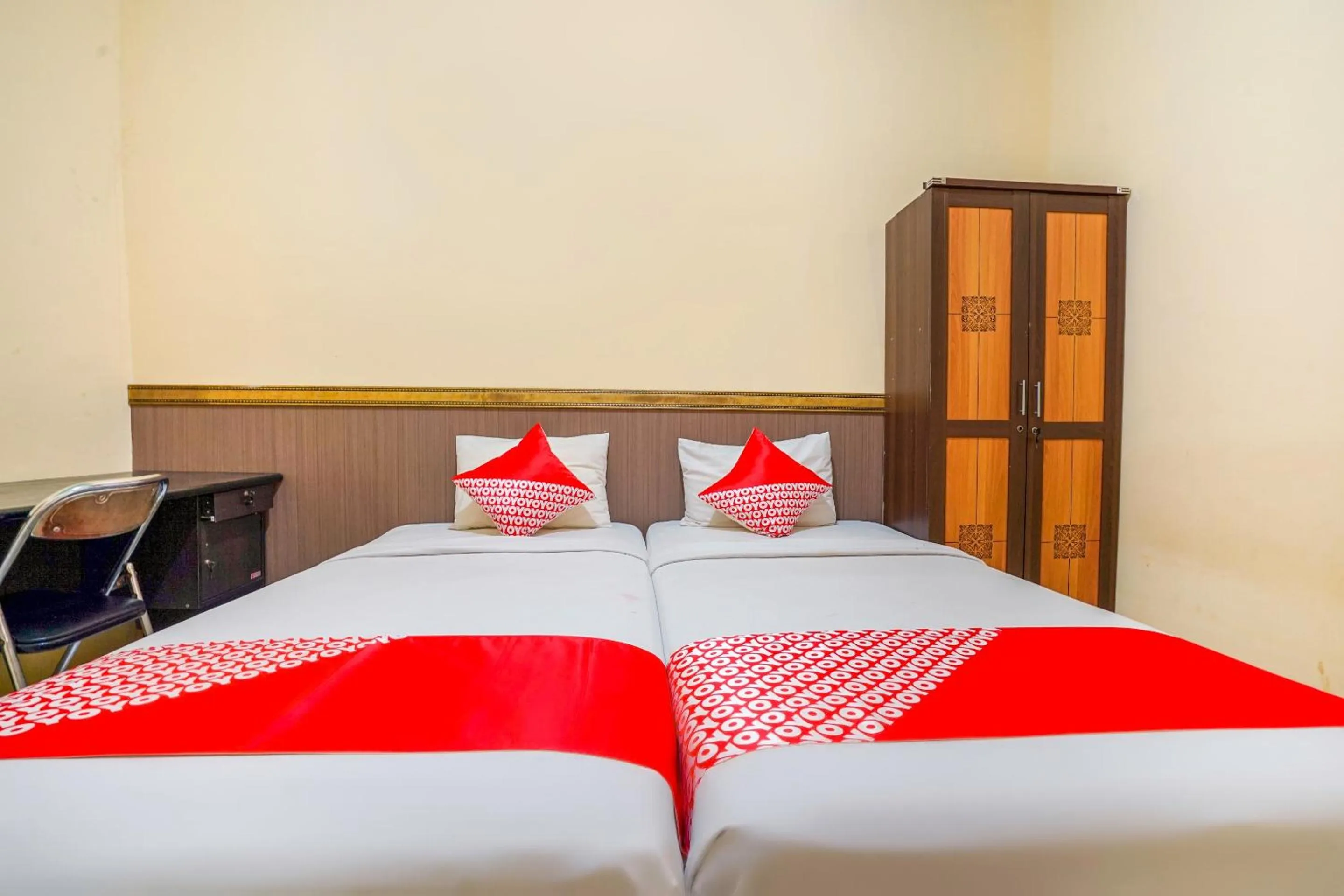 Bedroom, Bed in OYO Life 2502 Syariah Triantama Kost