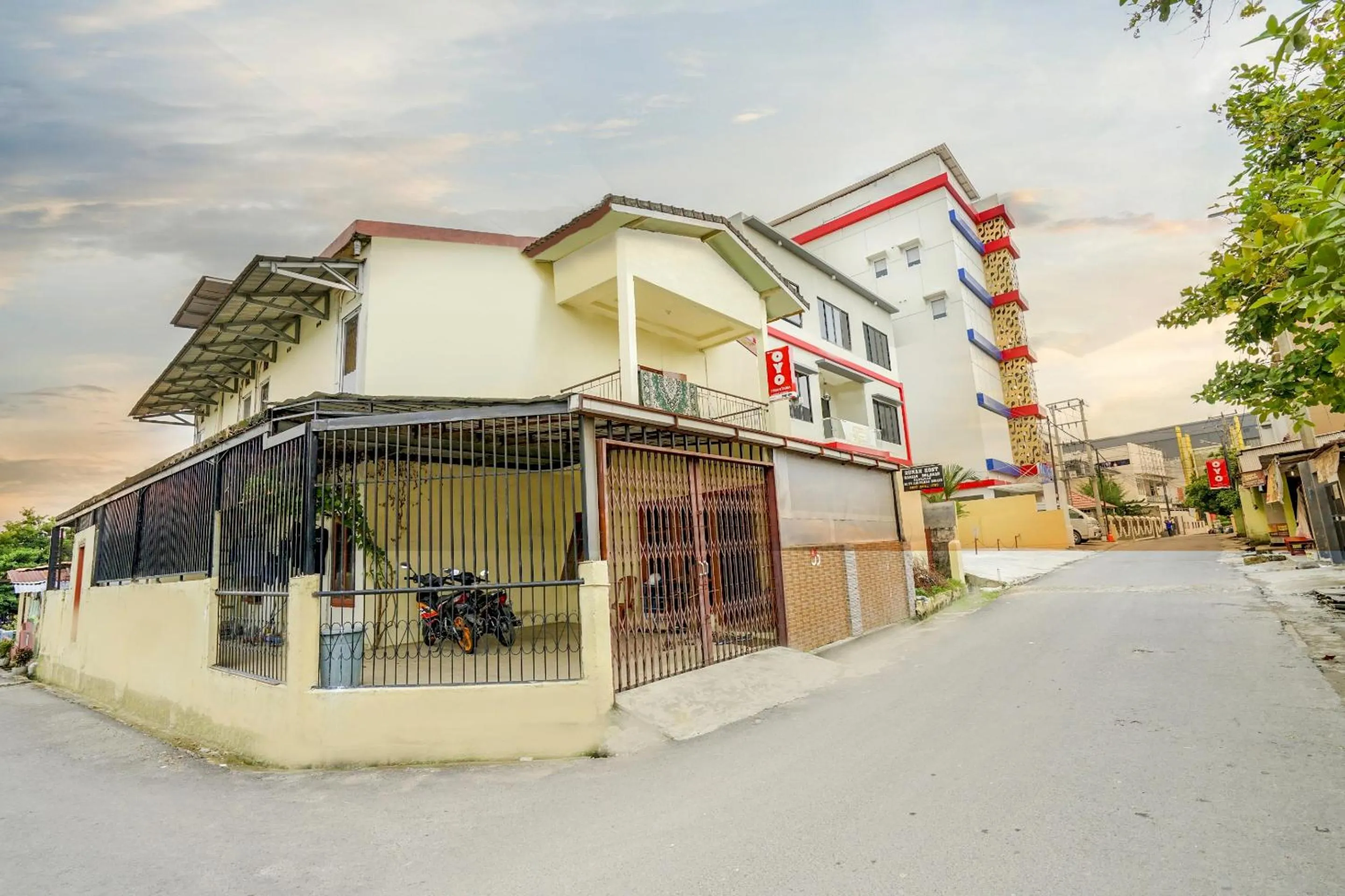 Facade/entrance in OYO Life 2502 Syariah Triantama Kost