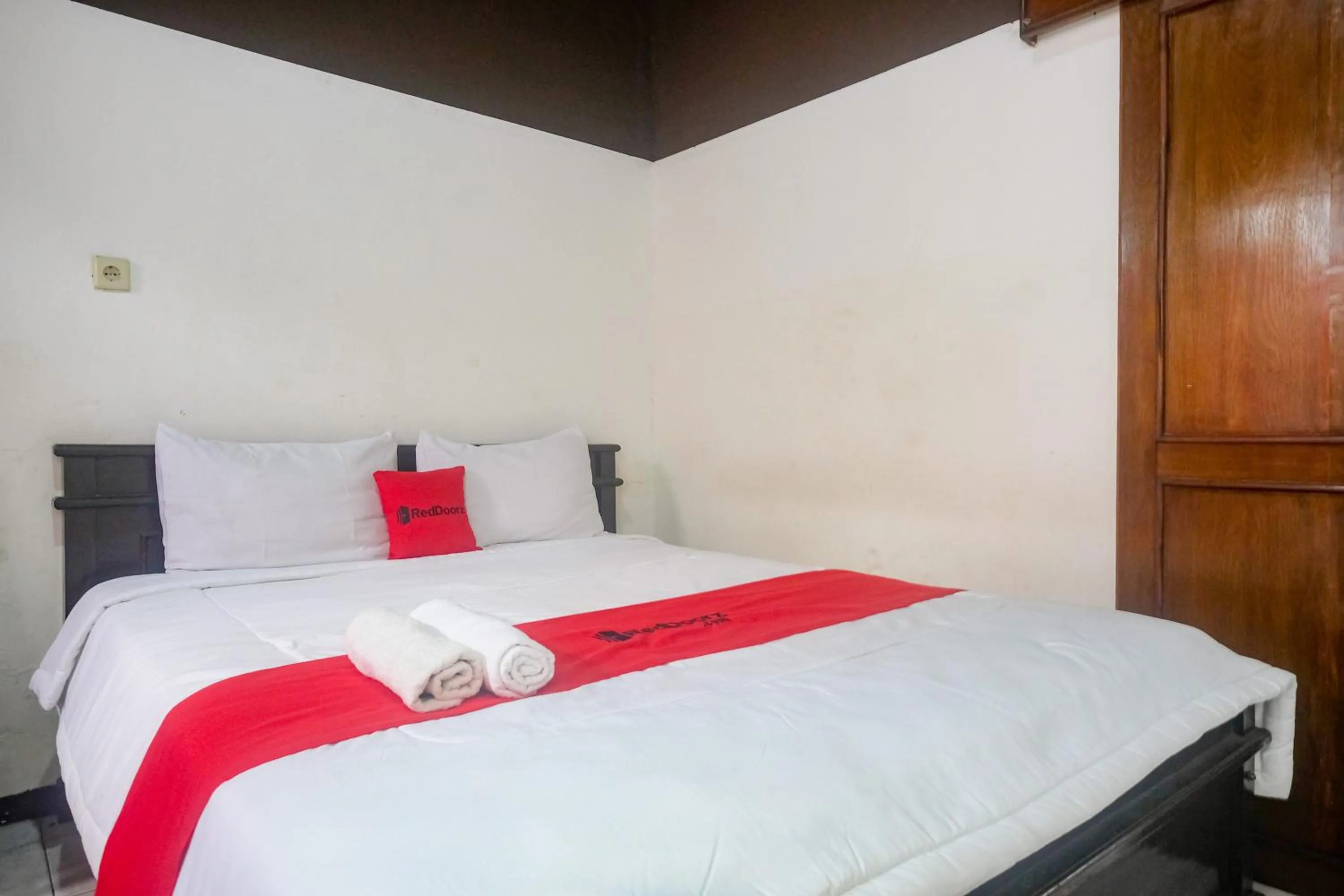 Bedroom, Bed in RedDoorz at Mayang Garini 2 Borobudur