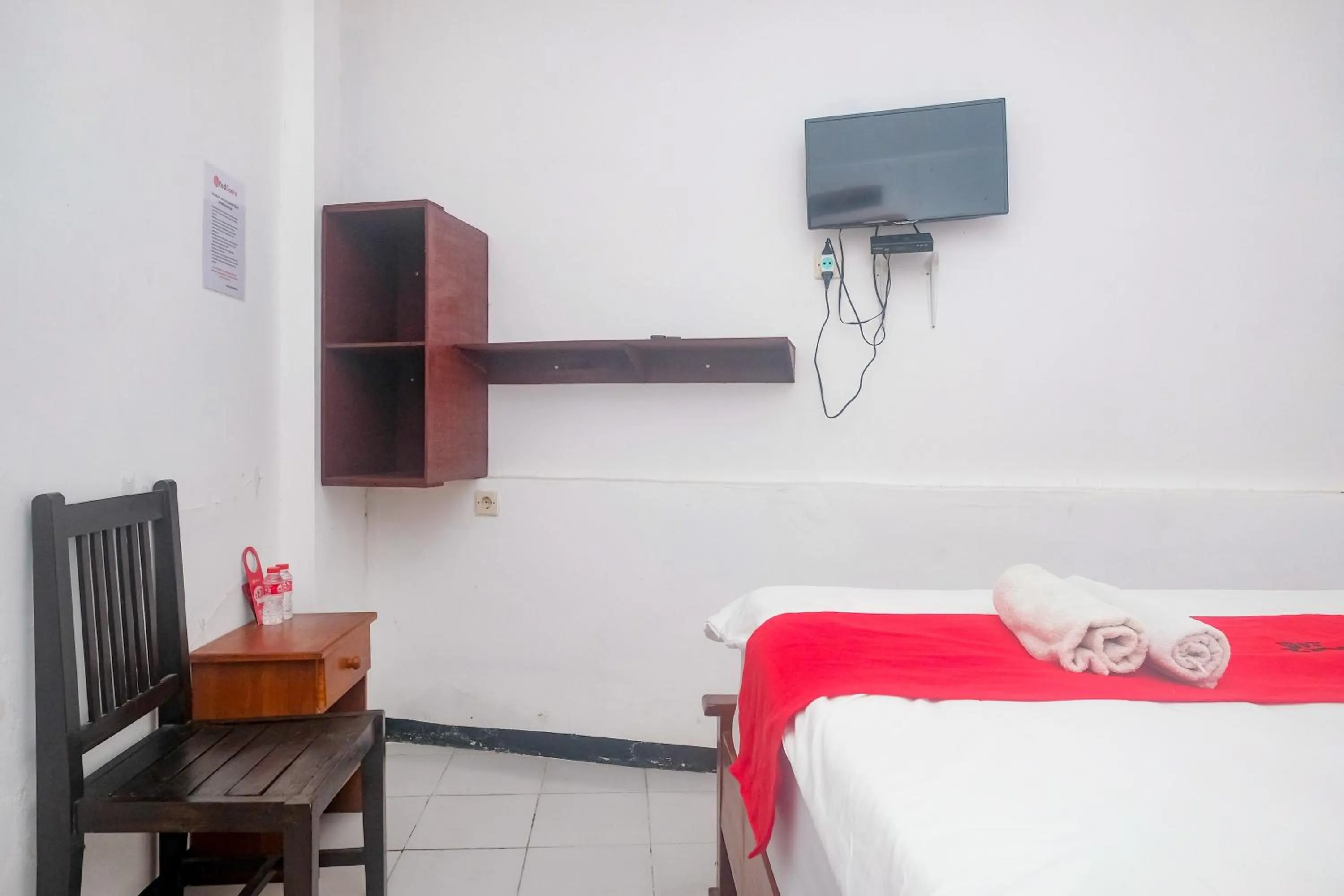 Bedroom, Bed in RedDoorz at Mayang Garini 2 Borobudur