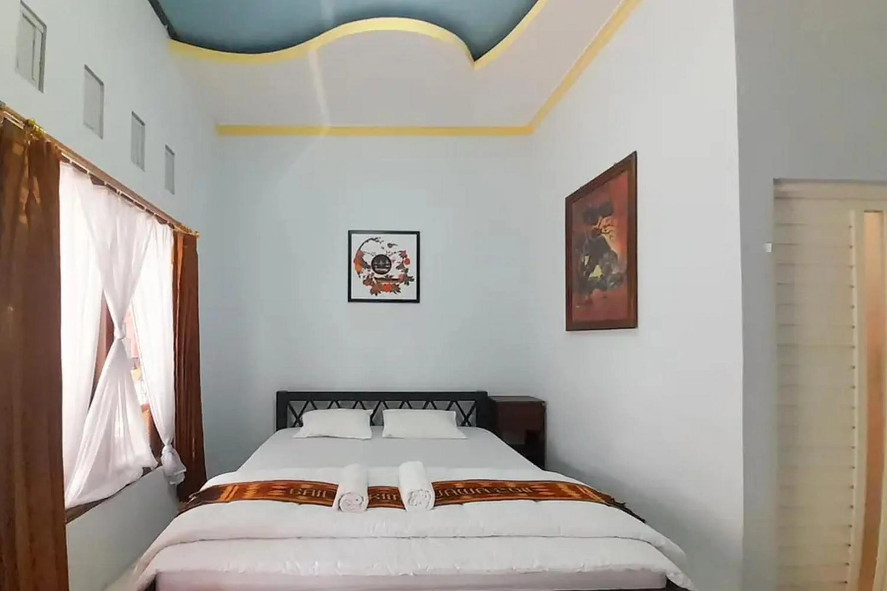 Bed in Puri Karimunjawa RedPartner