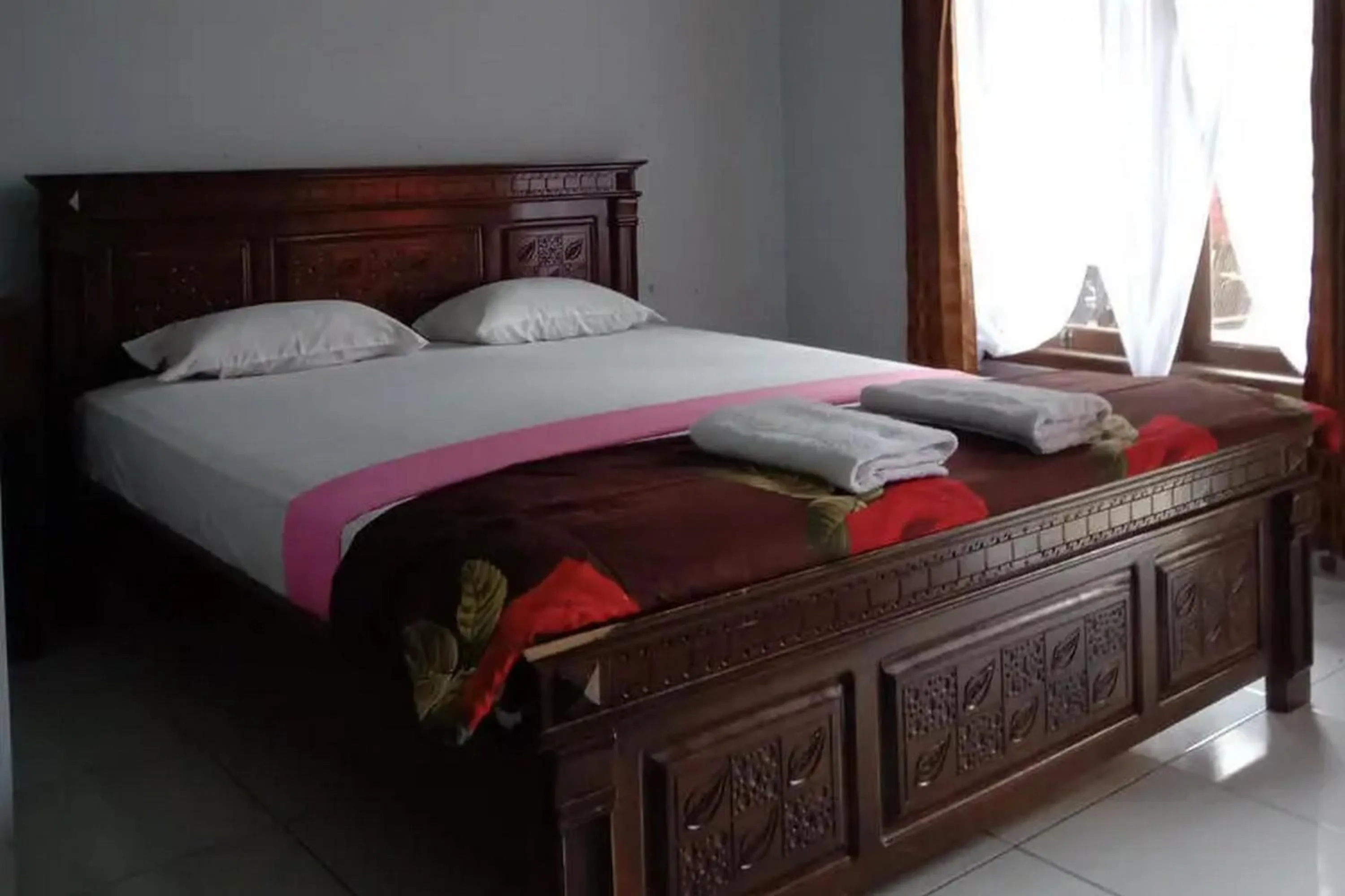 Bed in Puri Karimunjawa RedPartner