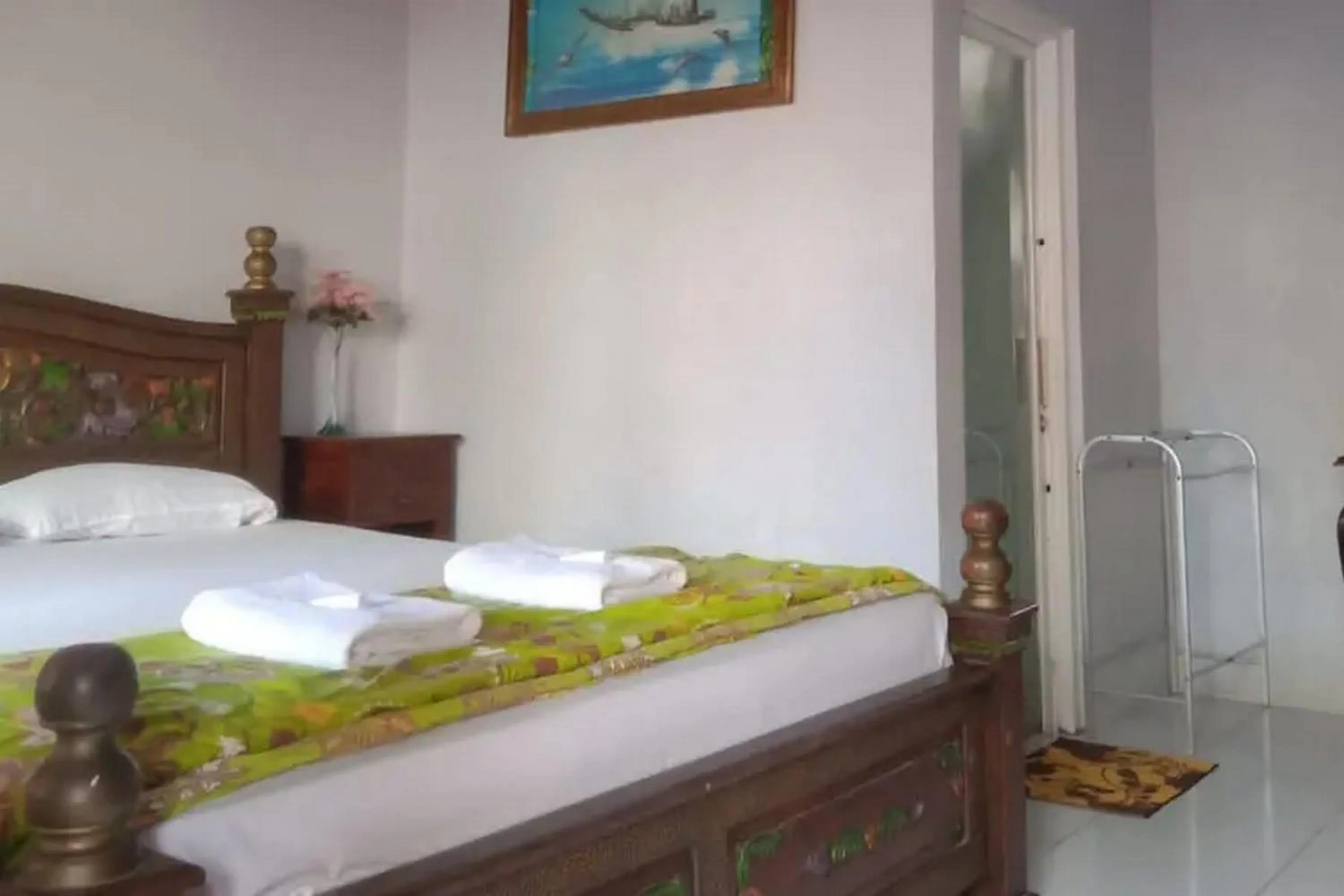 Bed in Puri Karimunjawa RedPartner