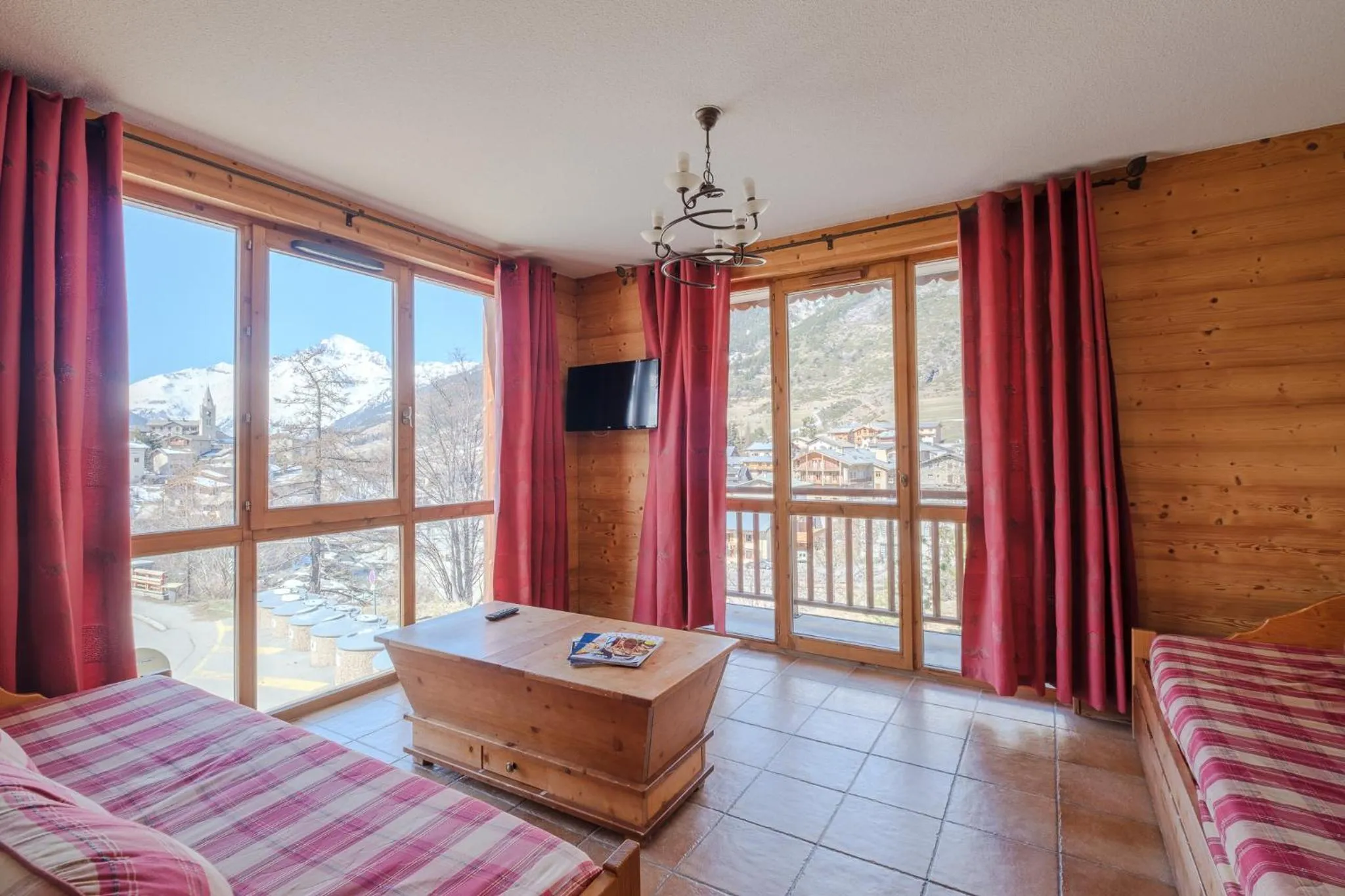 View (from property/room), Bed in Résidence Les Balcons de Val Cenis Village