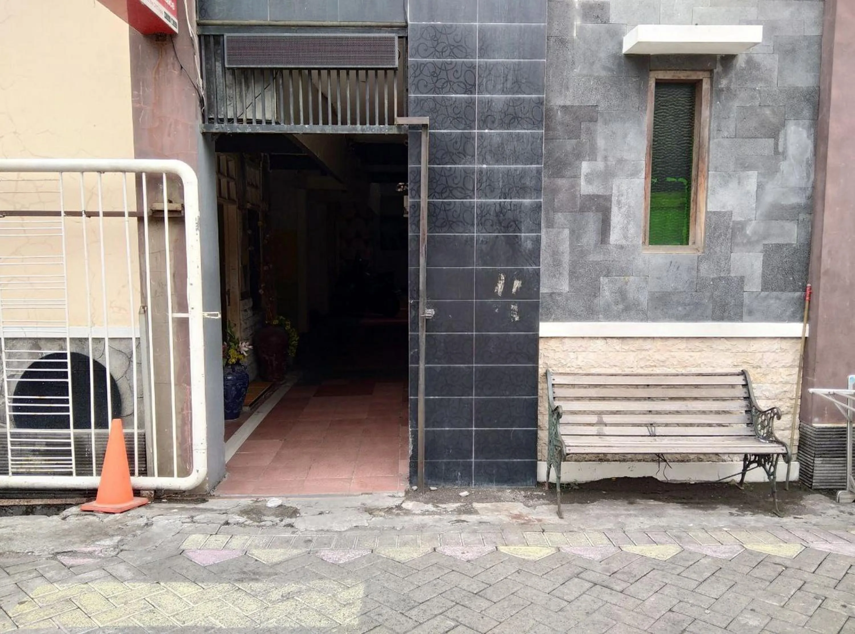 Property building in Gangnam Style Residence Mitra RedDoorz near MERR Surabaya