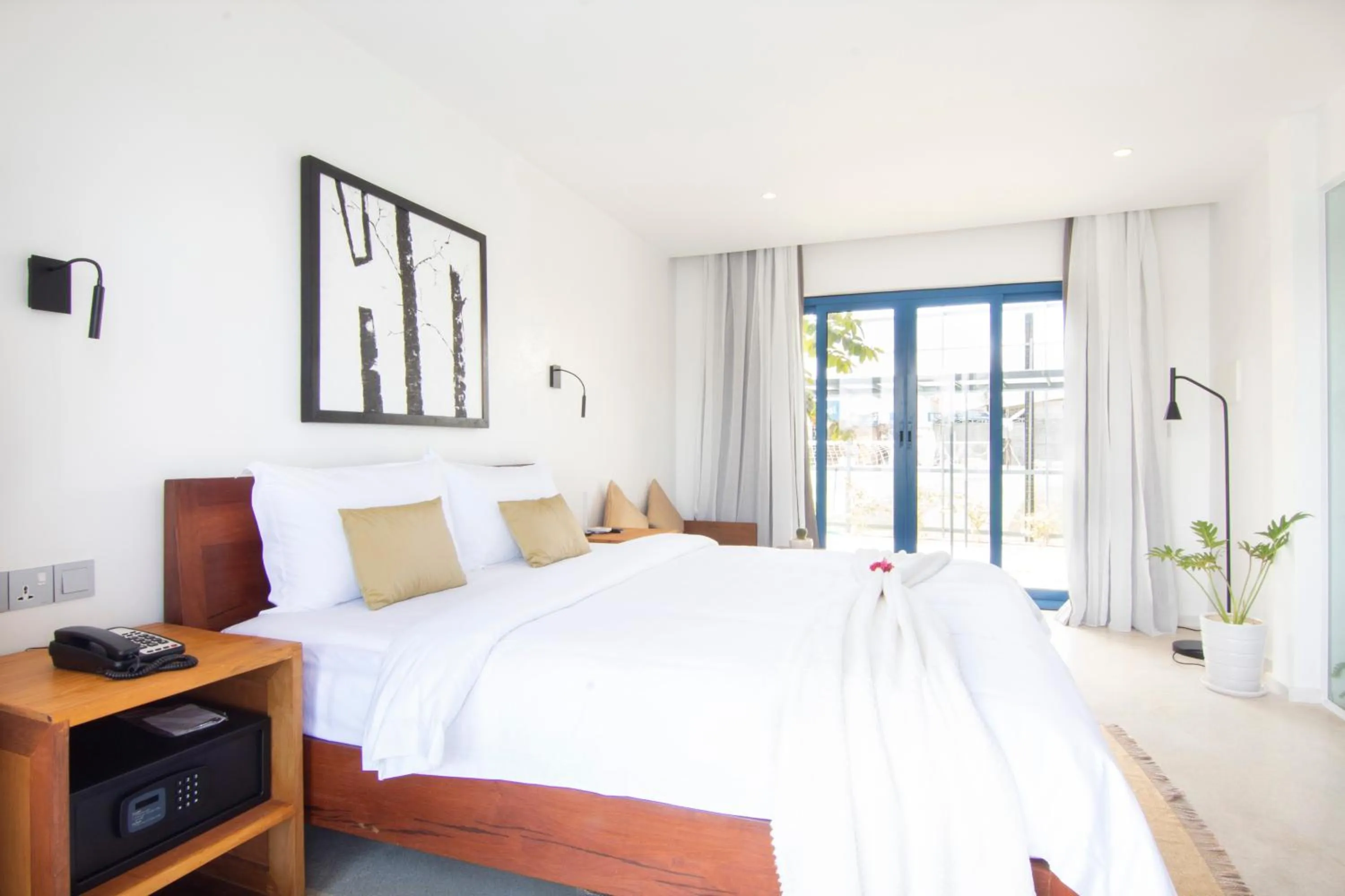 Photo of the whole room, Bed in The B Resort