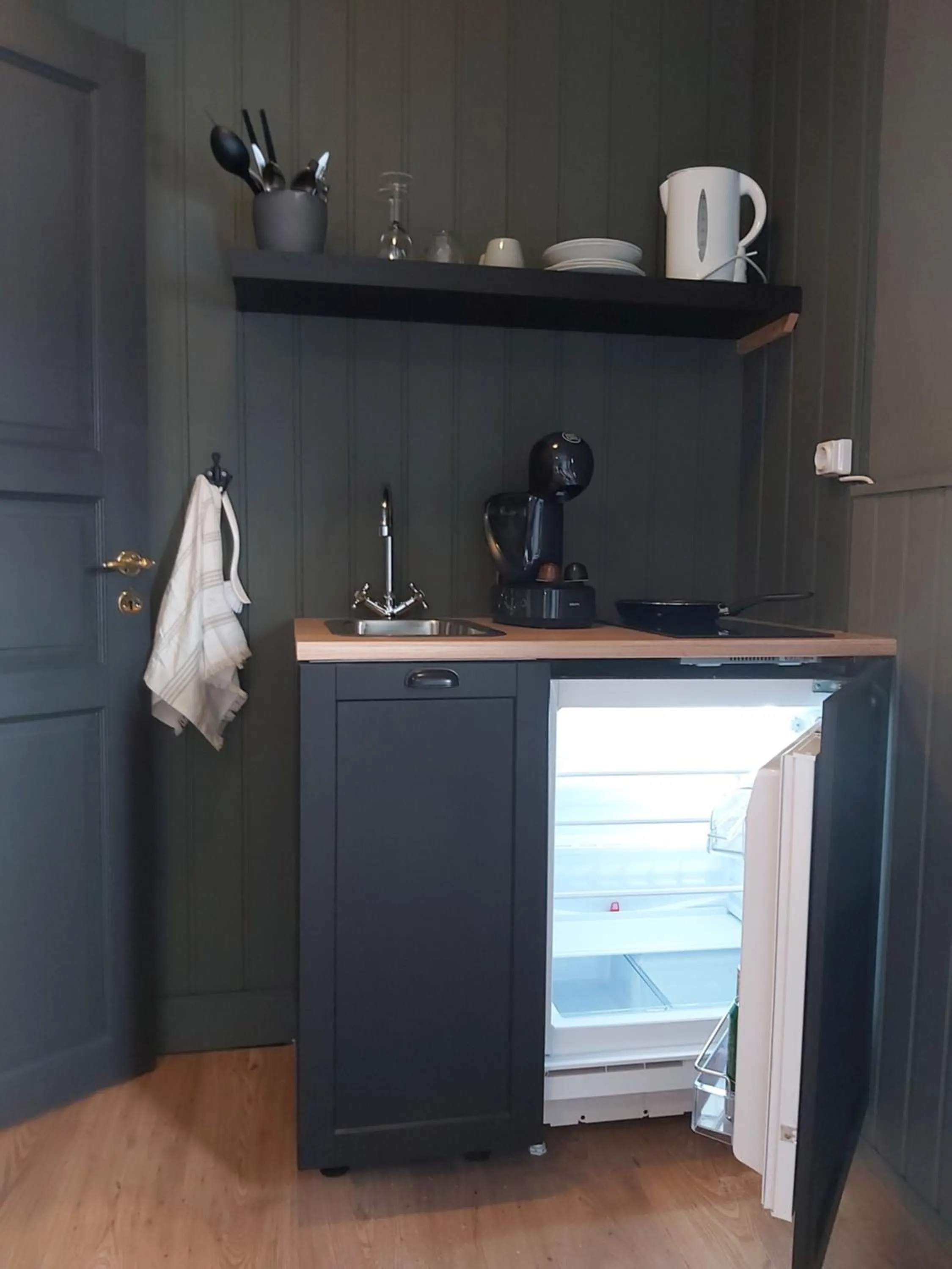 Coffee/tea facilities in Riverfront Lodge Hella