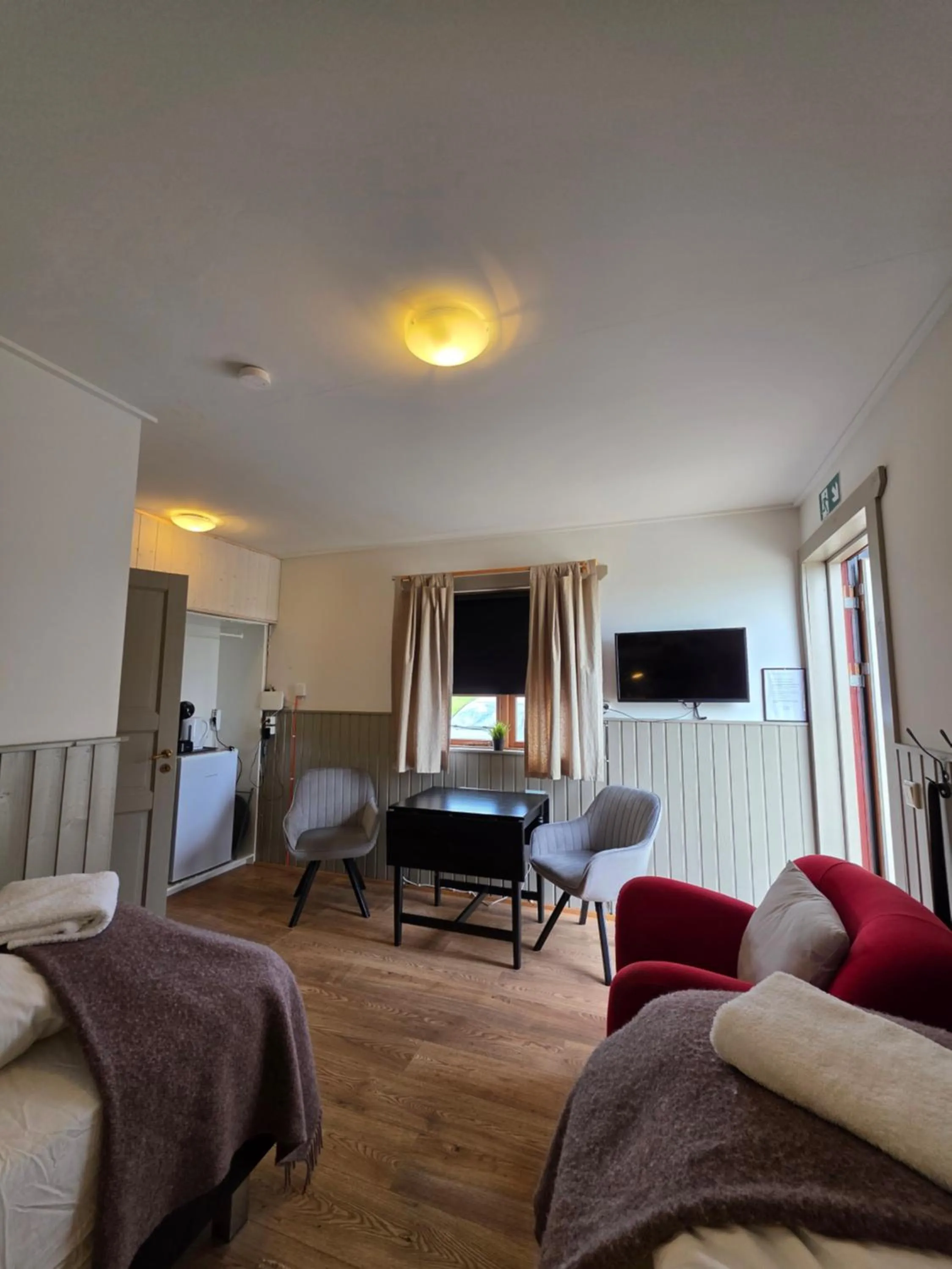 Bedroom, Bed in Riverfront Lodge Hella