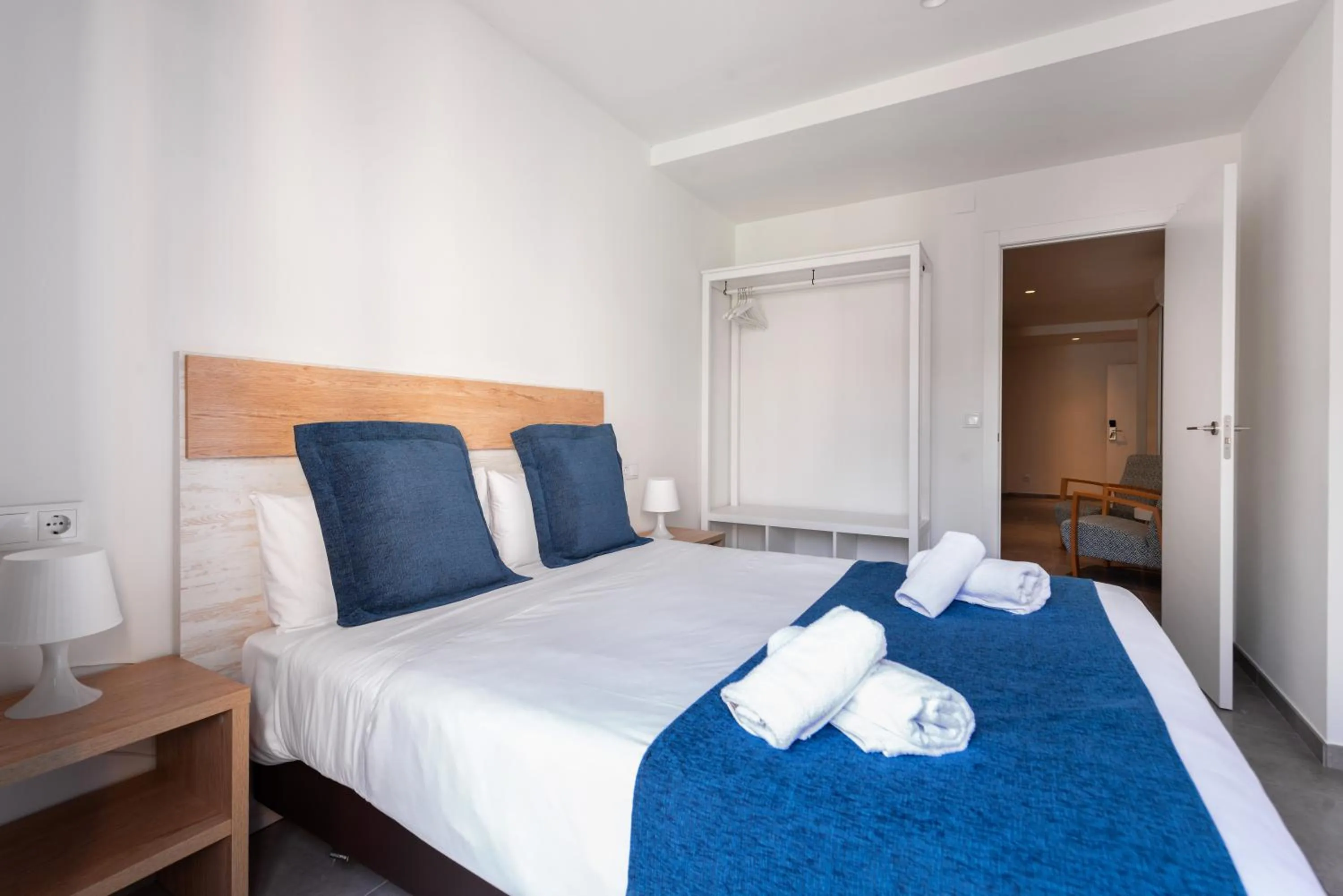 Bed in Apartamentos Quijano by Be Alicante