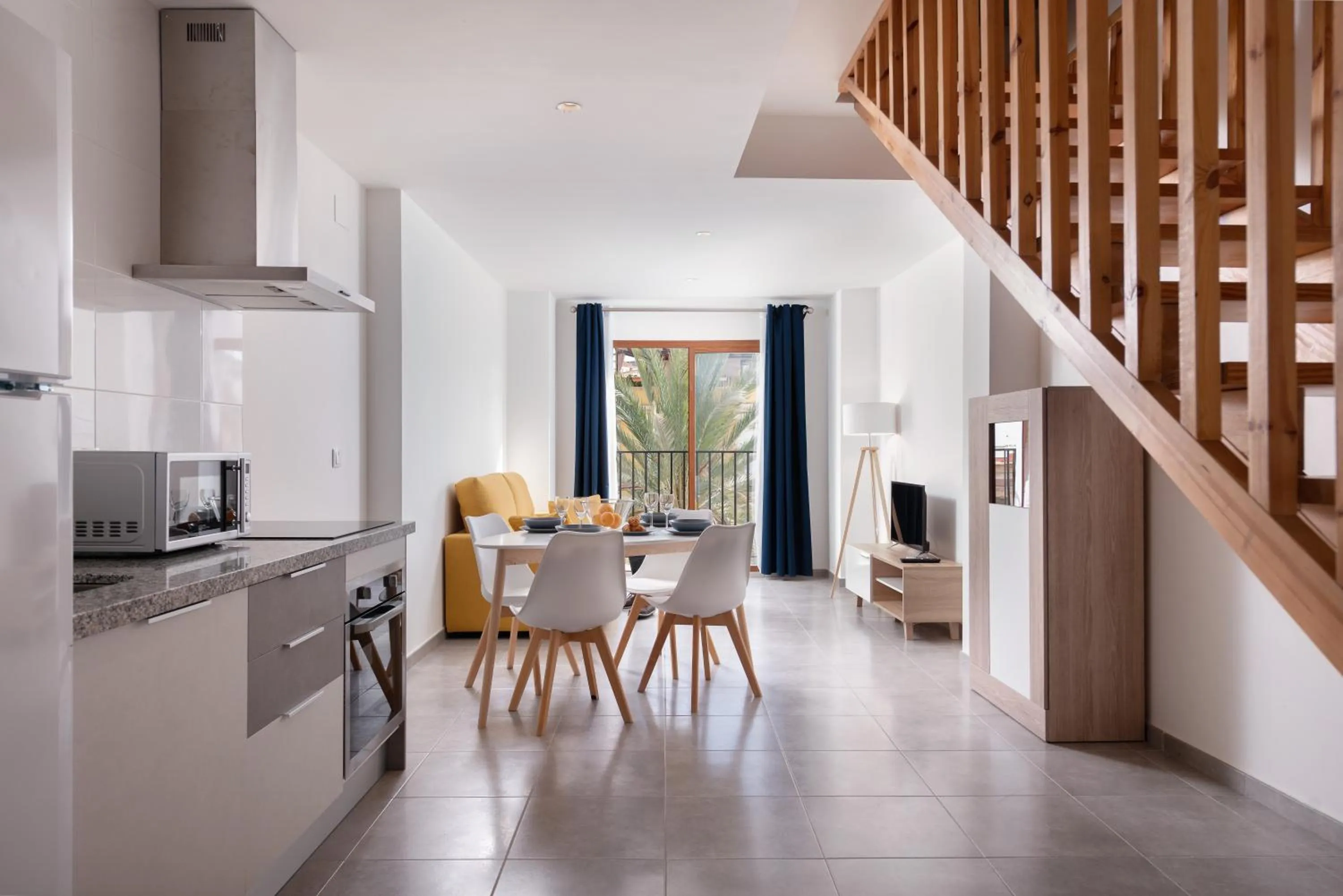 Kitchen or kitchenette in Apartamentos Quijano by Be Alicante