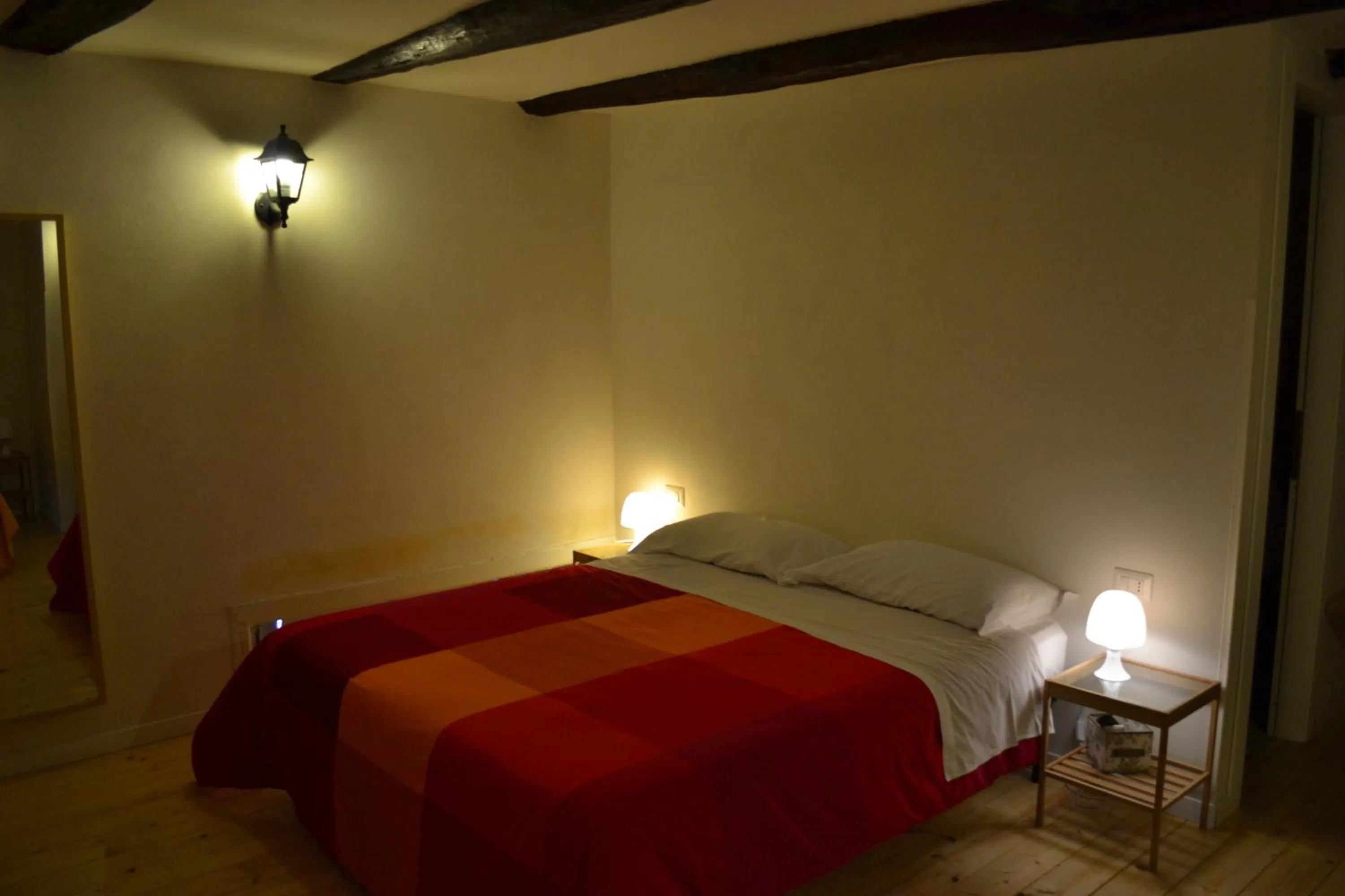 Photo of the whole room, Bed in Monaciello