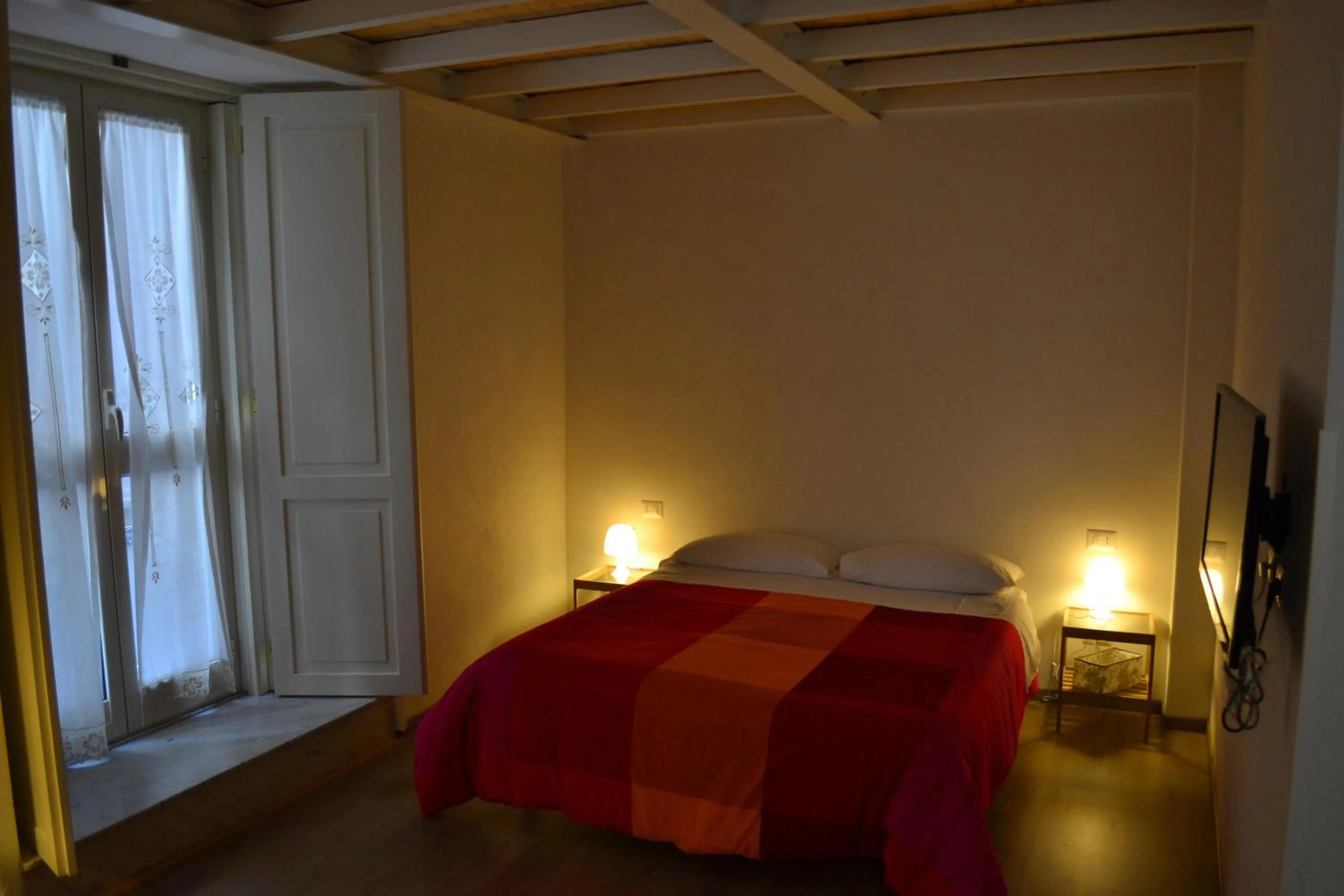 Bedroom, Bed in Monaciello